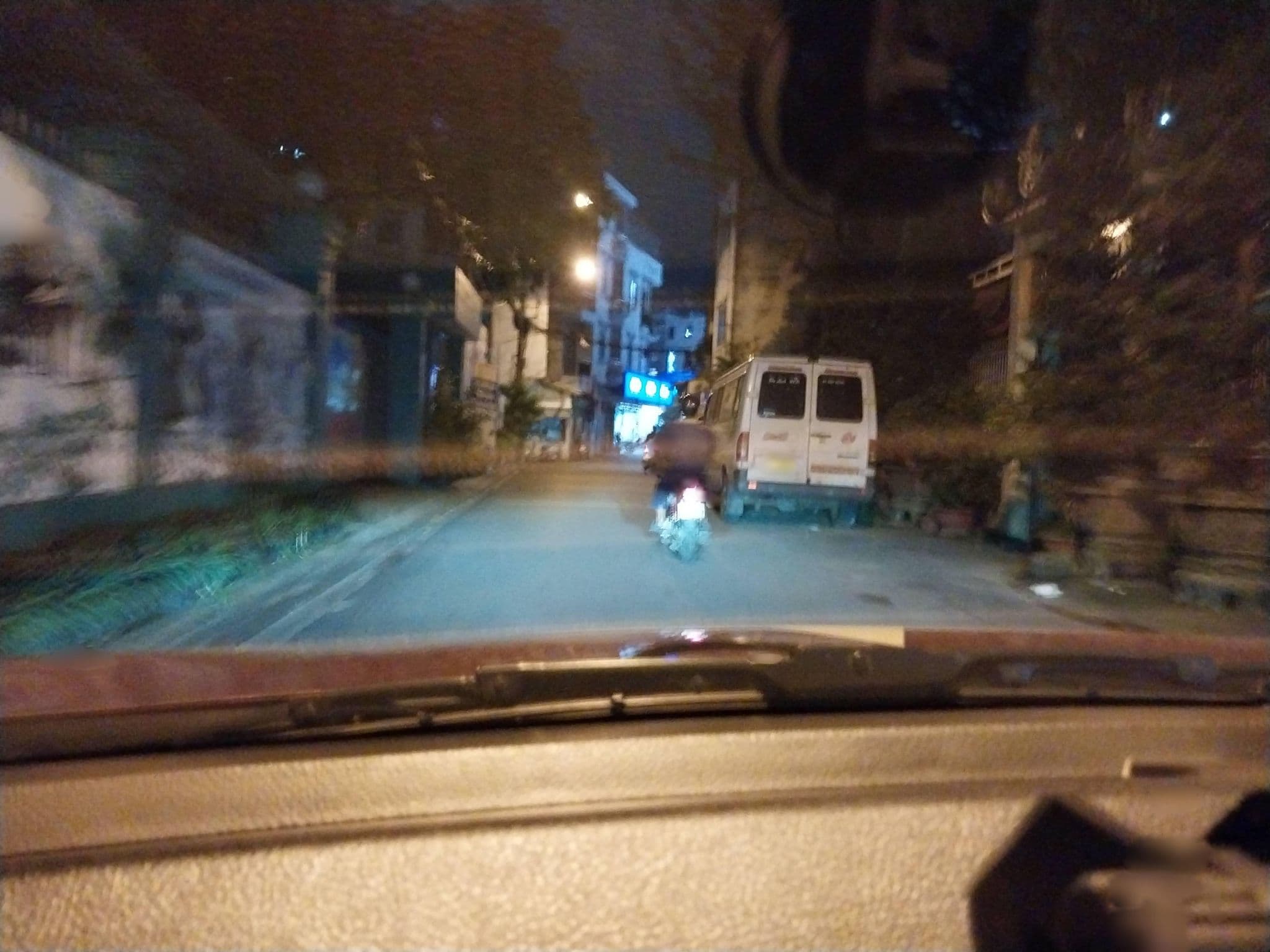 Street view near Á Lộc Hotel, Tân Bình — © sg_front_1 (CC BY-SA · Mapillary)