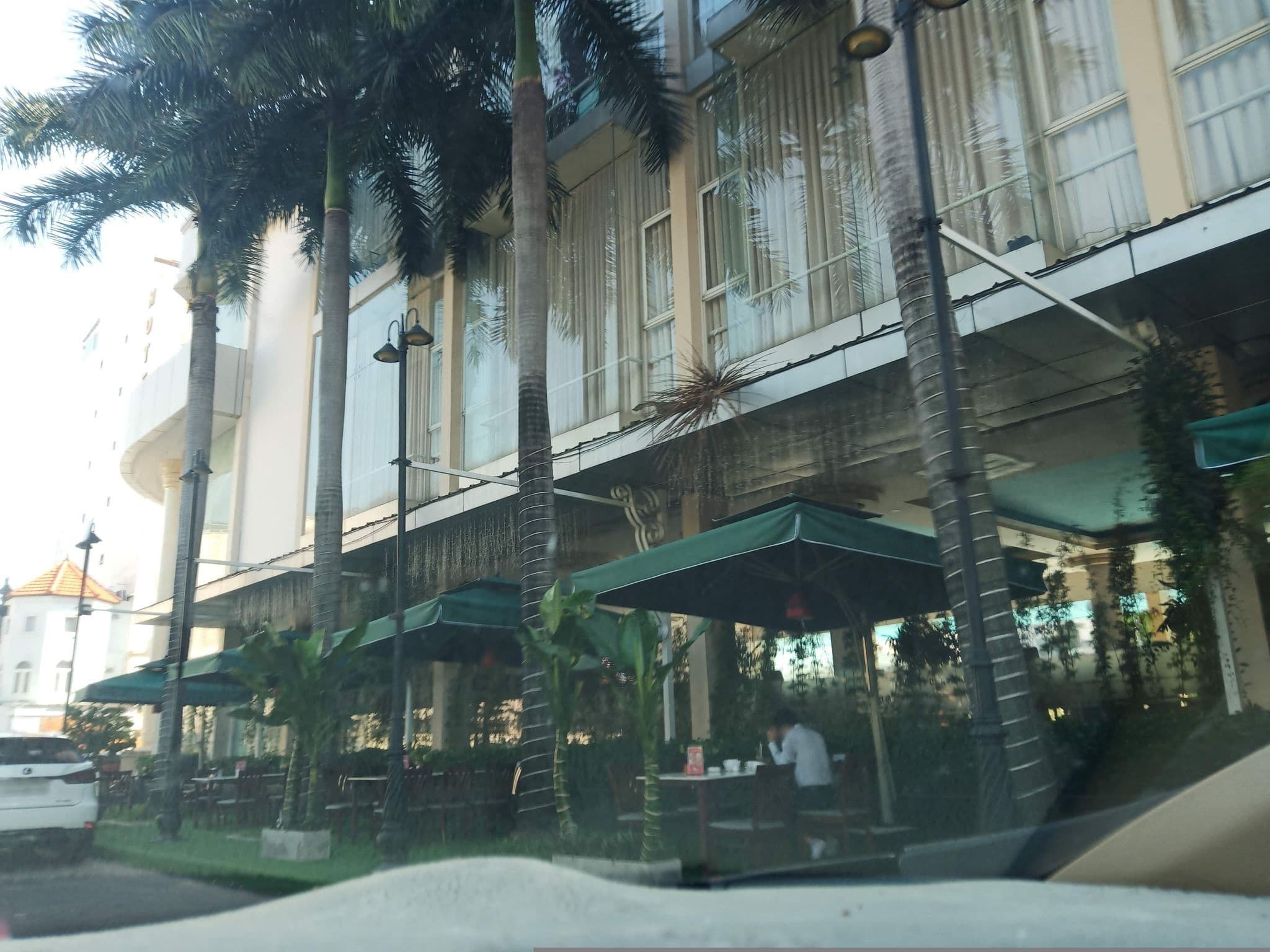 Street view near Ha Noi Hotel, Tân Bình — © sg_right_1 (CC BY-SA · Mapillary)