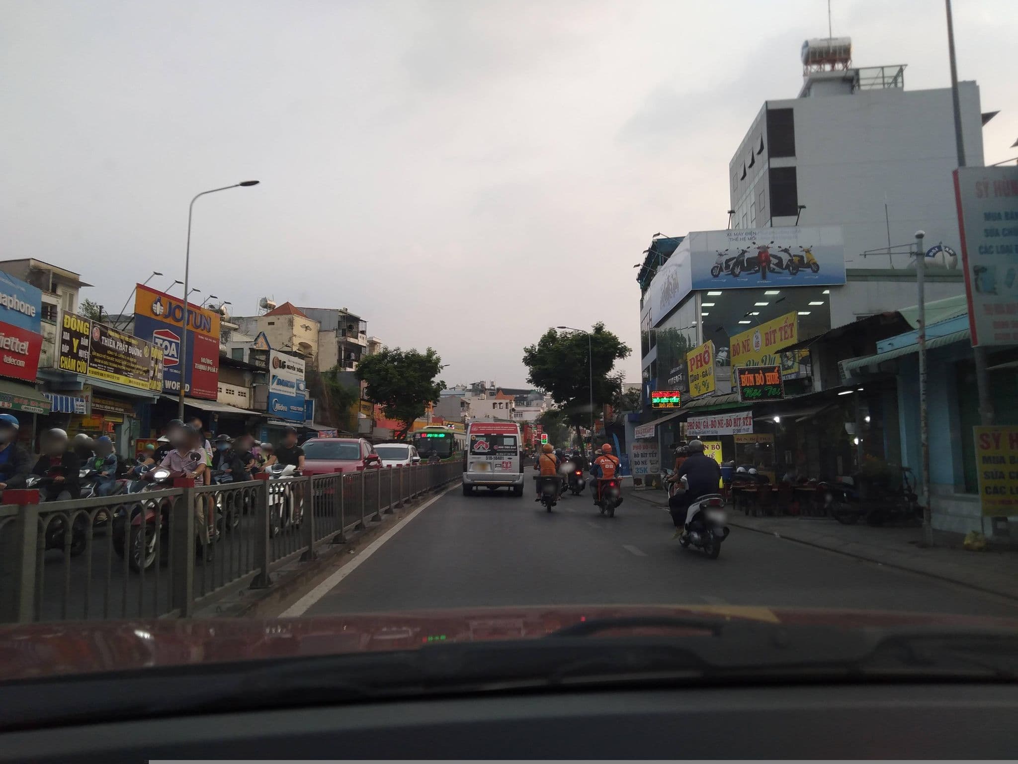 Street view near Mismo hotel, Gò Vấp — © sg_front_1 (CC BY-SA · Mapillary)