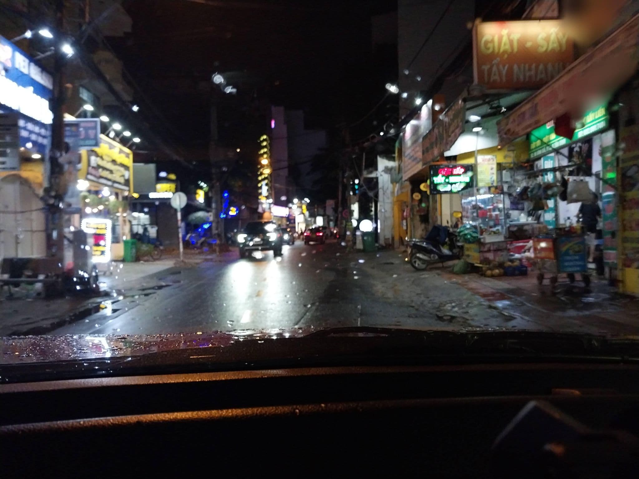 Street view near Huy Hoang 2 Hotel, Tân Bình — © sg_front_1 (CC BY-SA · Mapillary)