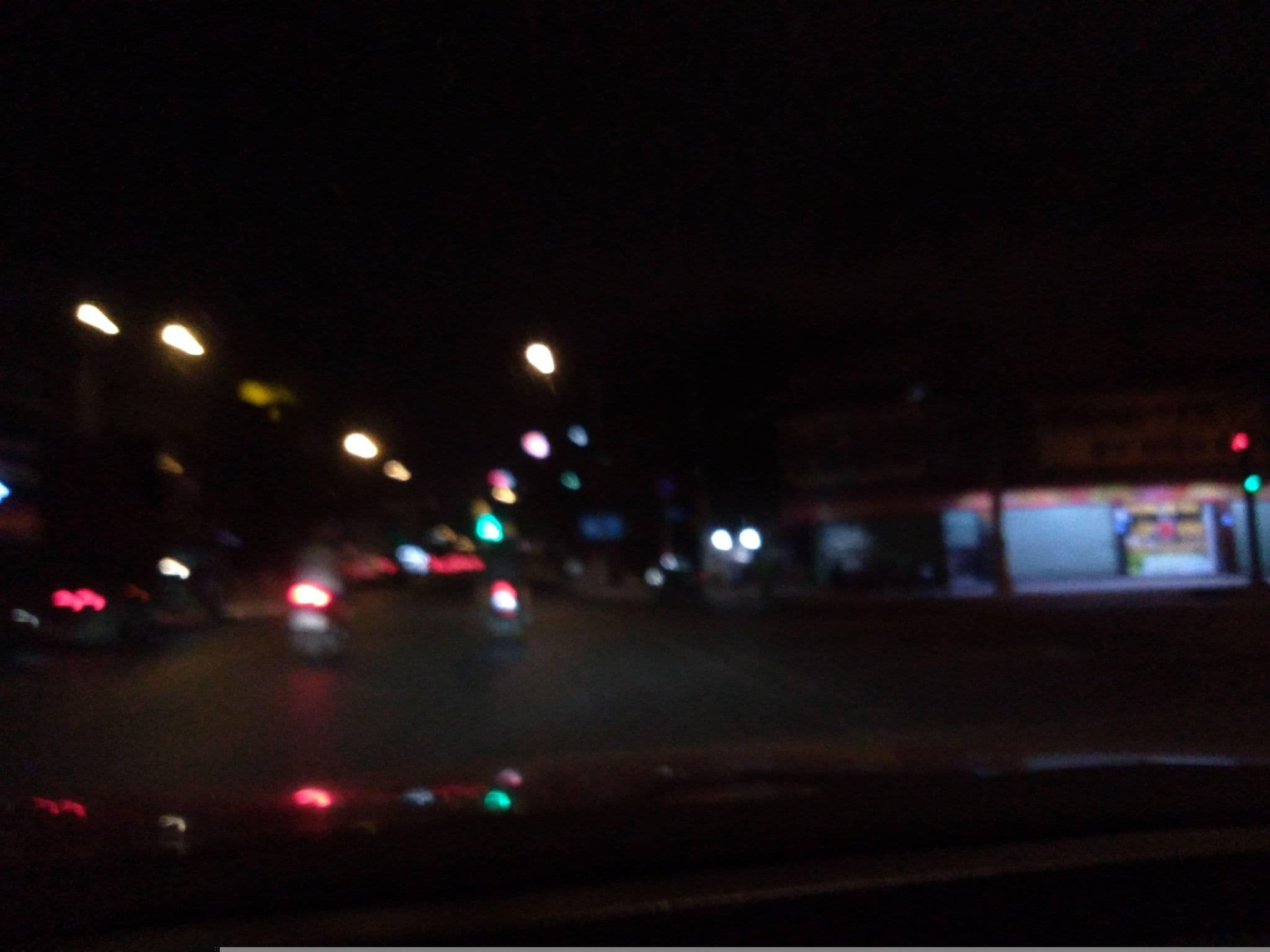 Street view near Khách sạn Quý y, Bình Thạnh — © sg_front_1 (CC BY-SA · Mapillary)