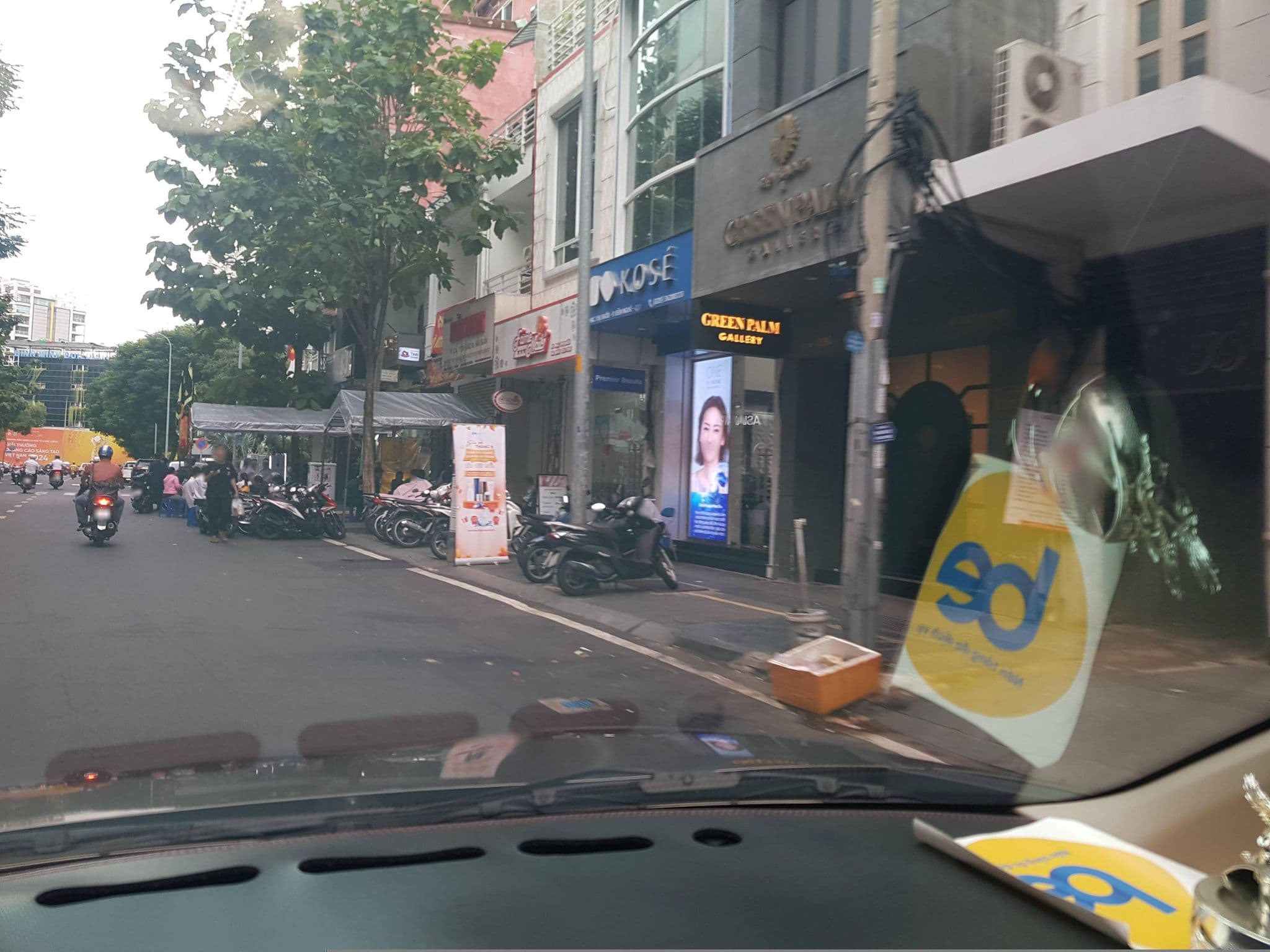 Street view near Kim Long Hotel, Quận Bốn — © bemaps1 (CC BY-SA · Mapillary)