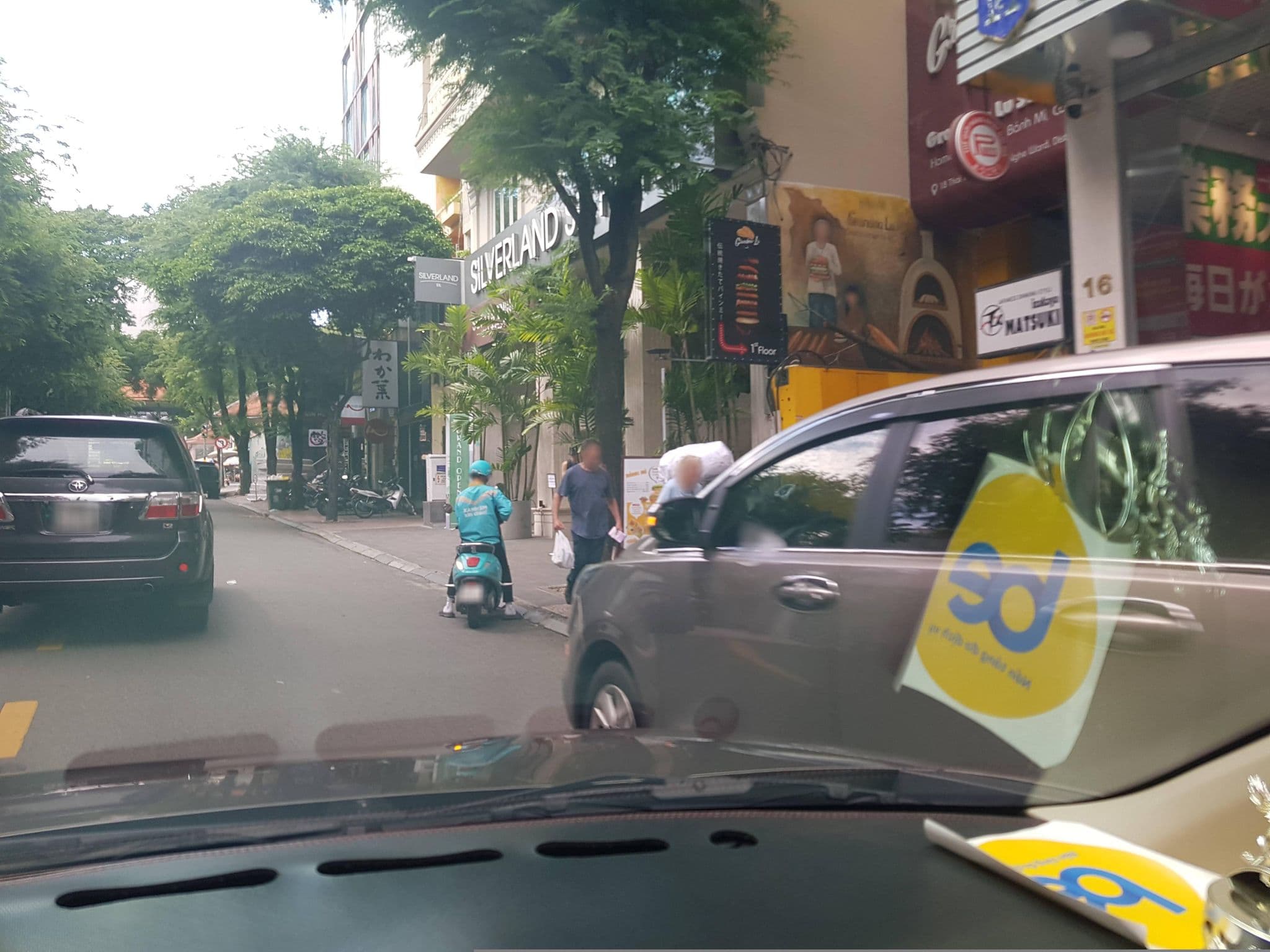 Street view near Silverland hotel Breakfast, Quận Bốn — © bemaps1 (CC BY-SA · Mapillary)