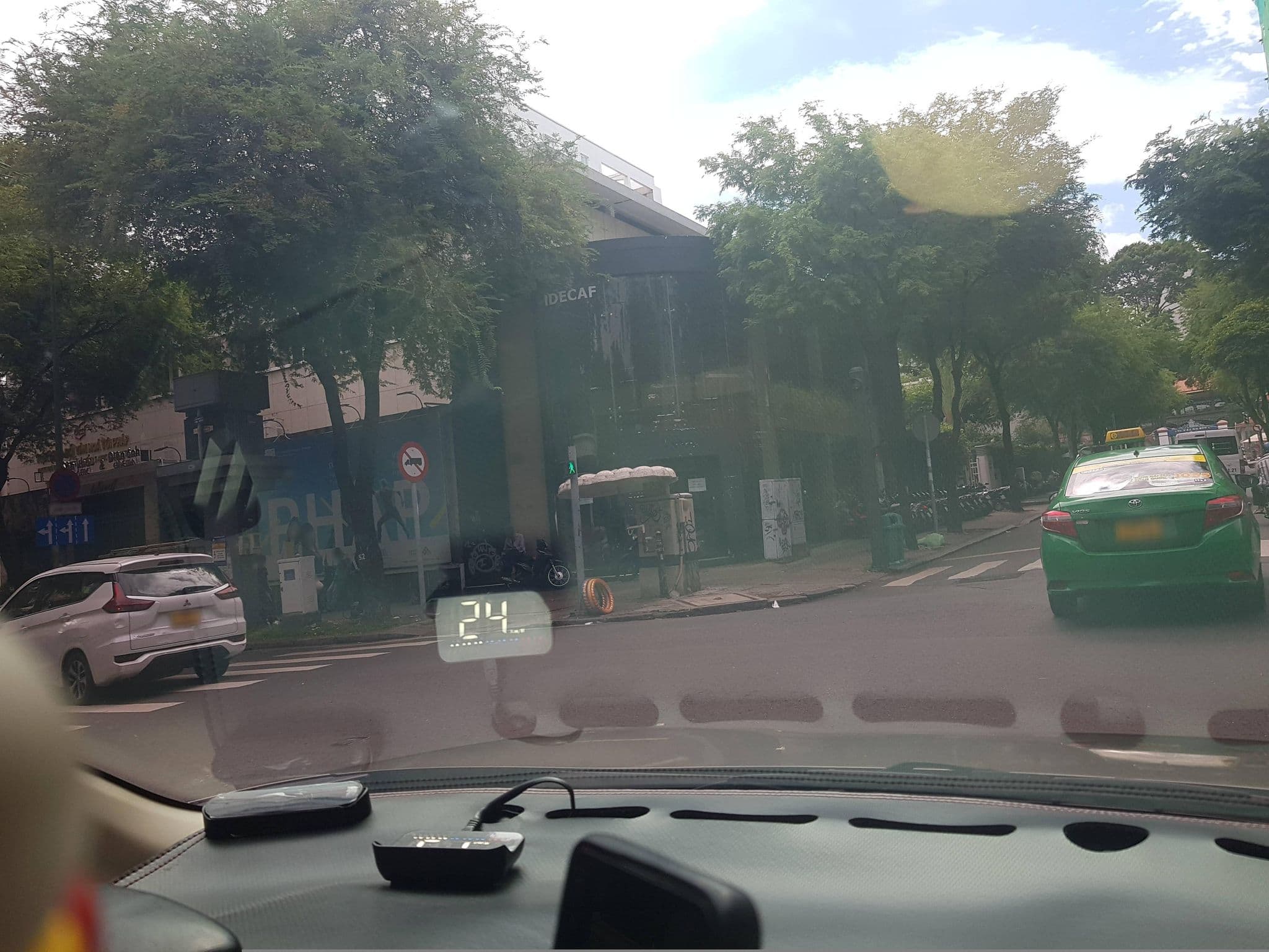 Street view near VN Serviced Apartments, Quận Bốn — © bemaps1 (CC BY-SA · Mapillary)