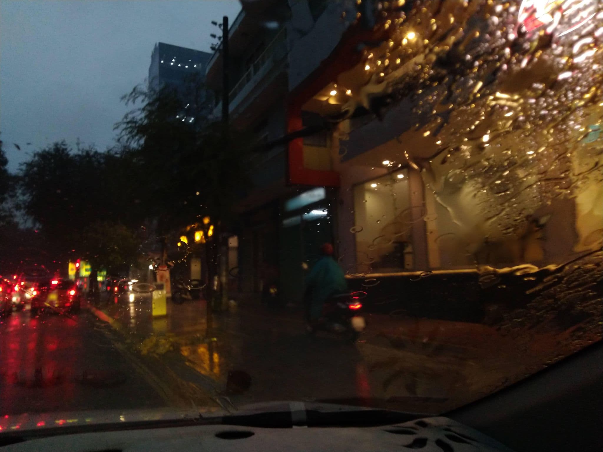 Street view near Bare Gallery Boutique Stays, Quận Ba — © sg_right_2 (CC BY-SA · Mapillary)