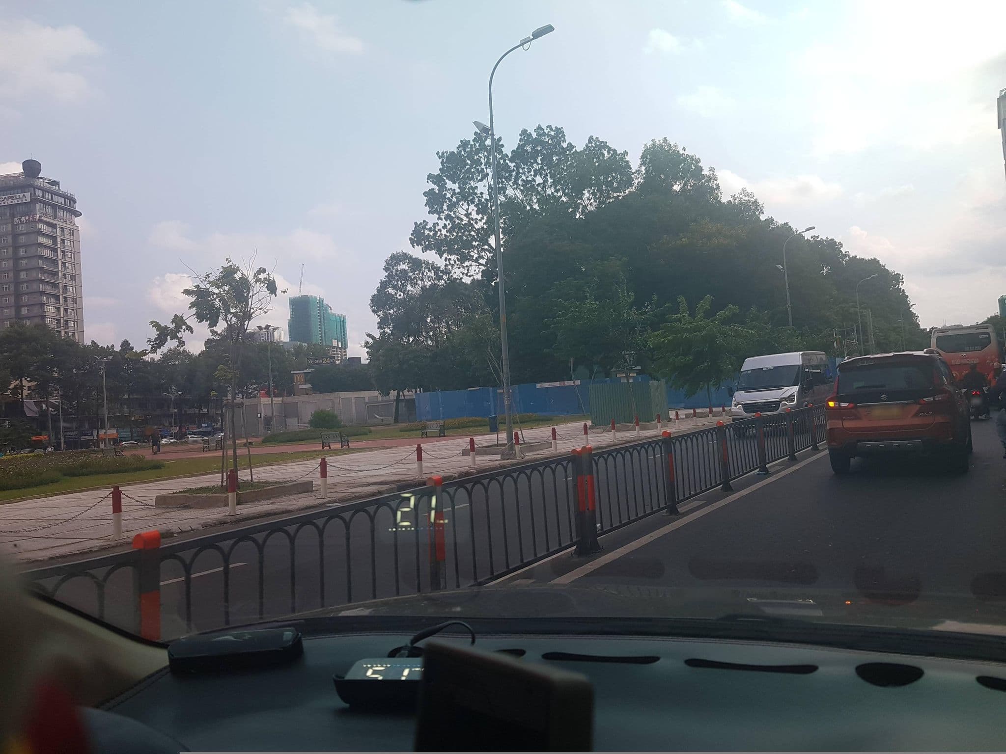 Street view near Silverland Central Hotel, Ho Chi Minh, Vietnam, Quận Bốn — © bemaps1 (CC BY-SA · Mapillary)
