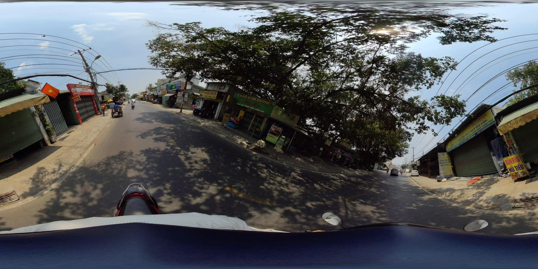 Street view near Wind Surf Hotel, Dĩ An — © LANG-THANG-KHAP-PHO (CC BY-SA · Mapillary)