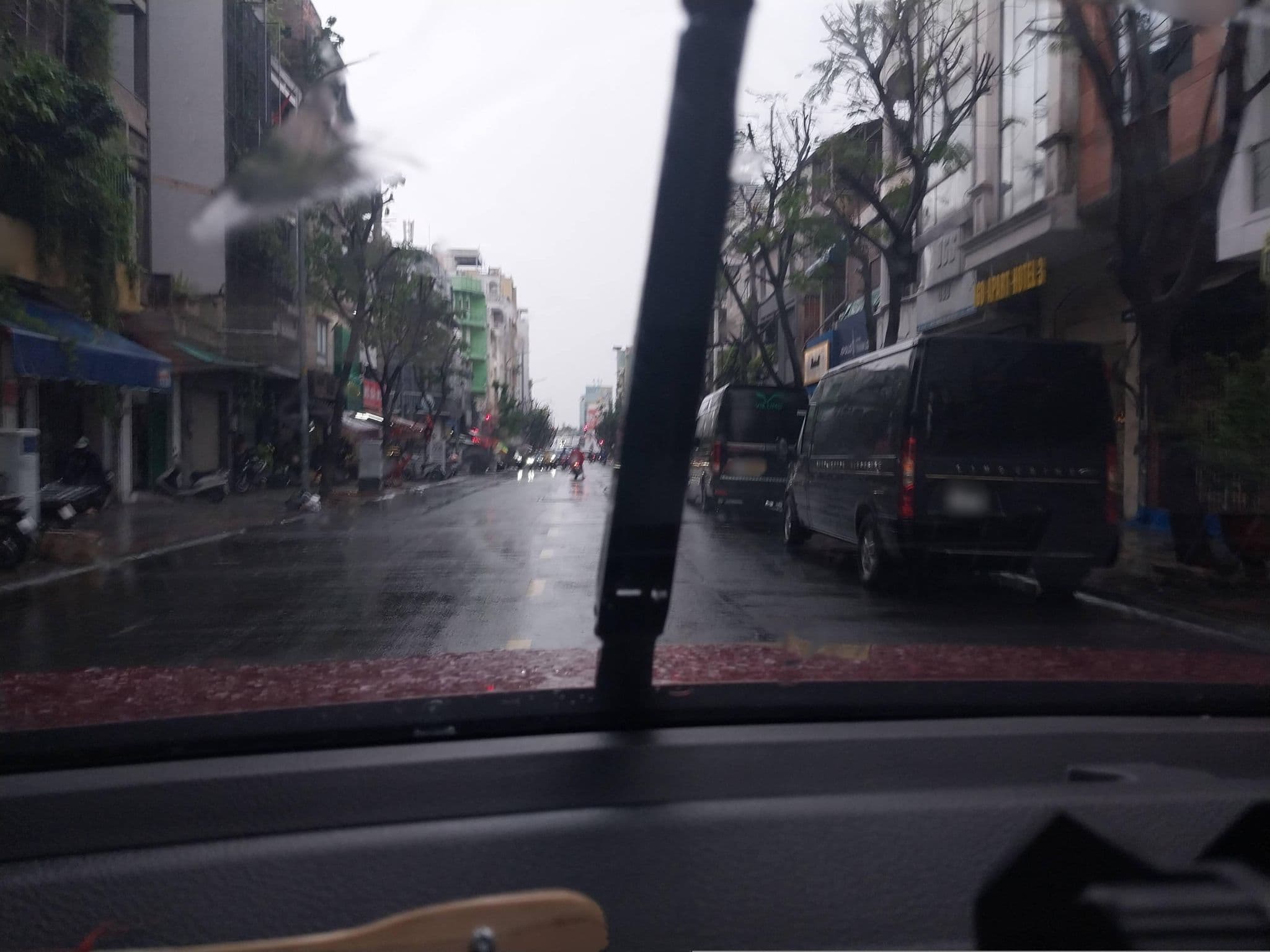 Street view near Thai Binh Hotel & Apartments, Quận Bốn — © sg_front_1 (CC BY-SA · Mapillary)