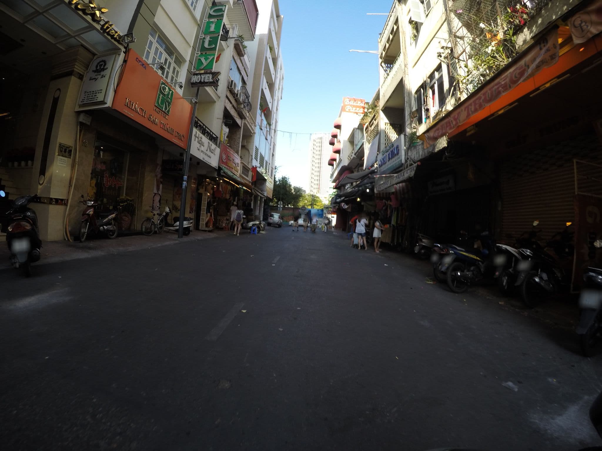 Street view near Cistra Hotel, Quận Bốn — © dymo12 (CC BY-SA · Mapillary)