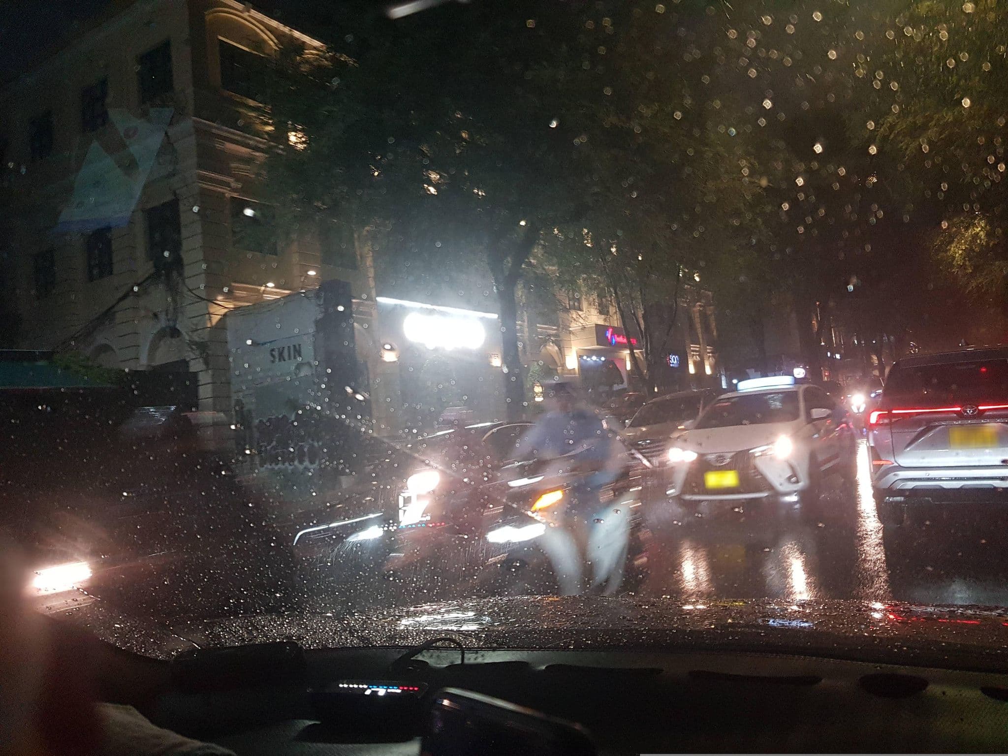 Street view near Vân Canh Hotel, Quận Bốn — © bemaps1 (CC BY-SA · Mapillary)