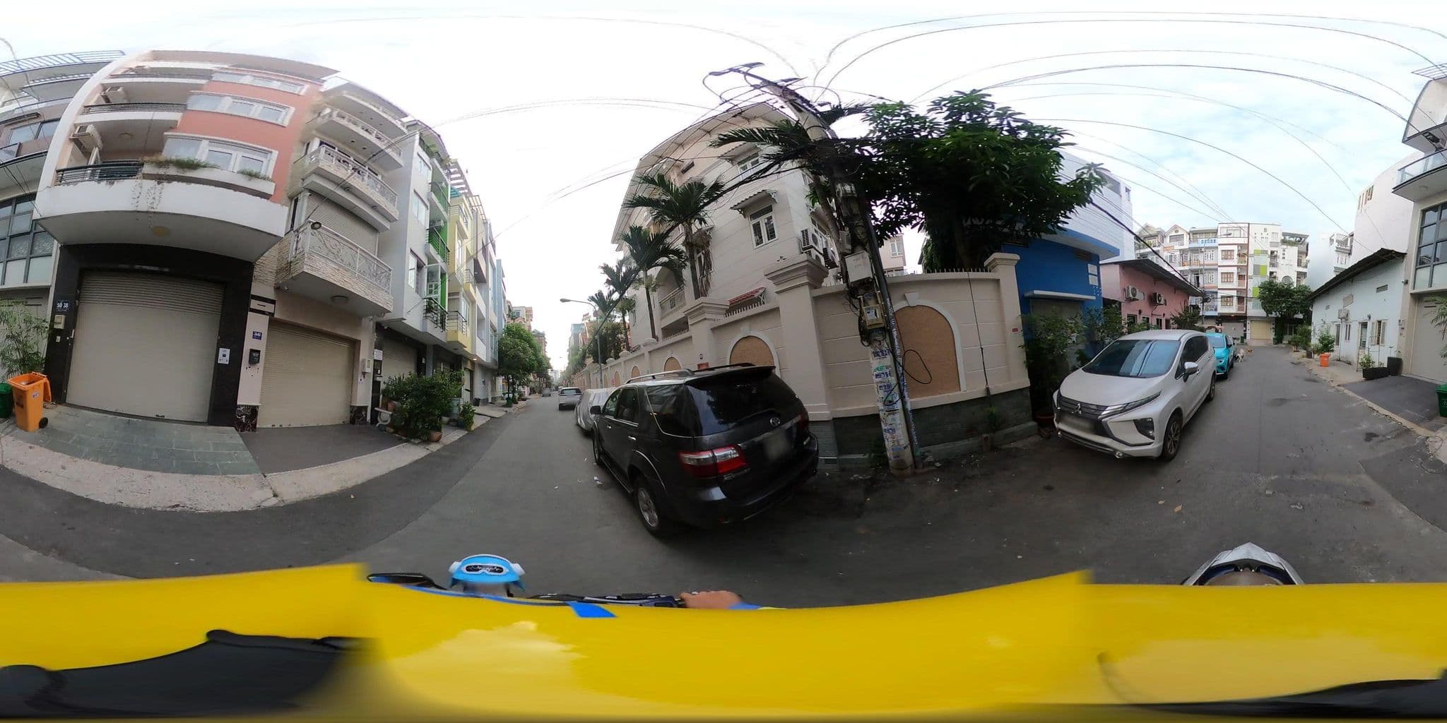 Street view near saigon river hotel, Bình Thạnh — © bemaps3_sg (CC BY-SA · Mapillary)