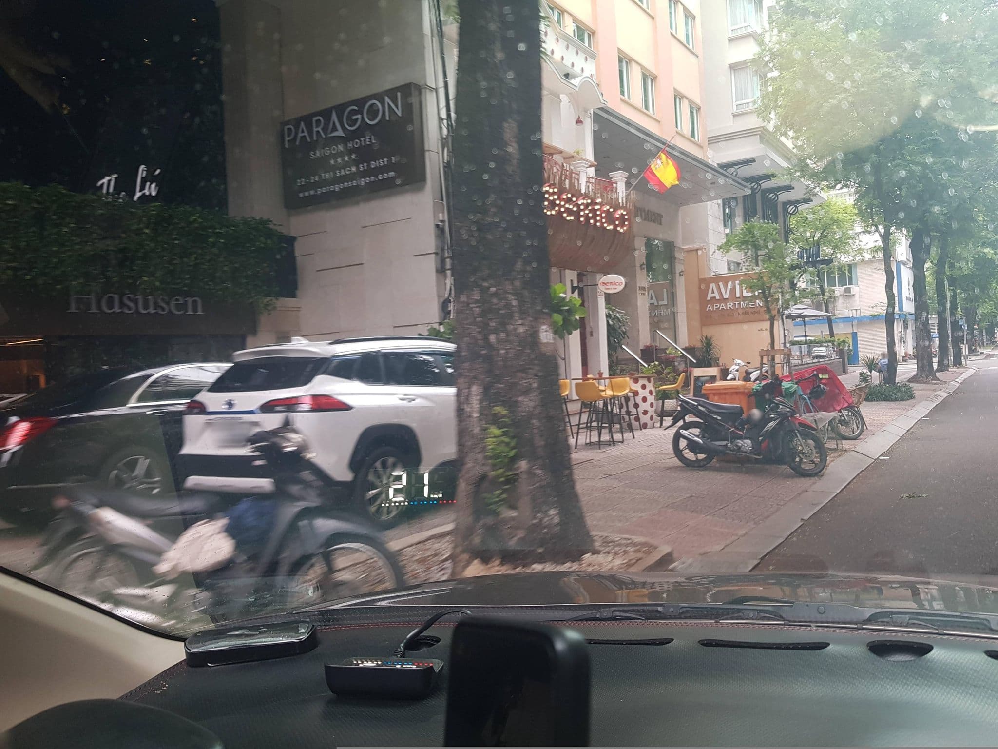 Street view near Star Hotel, Quận Bốn — © bemaps1 (CC BY-SA · Mapillary)