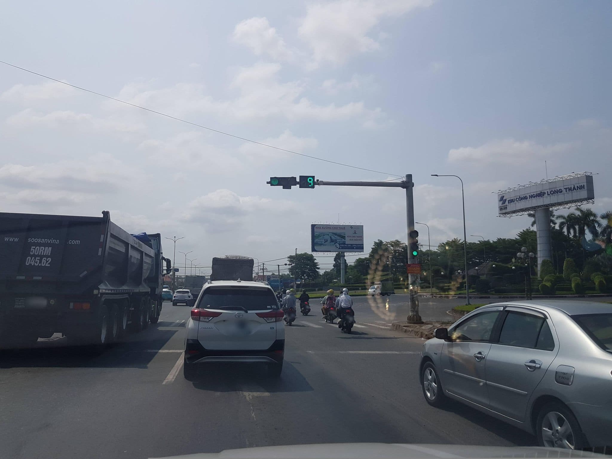 Street view near Mẹ Kong Long Thành Resort Rest Stop, Long Thành — © VPTD (CC BY-SA · Mapillary)
