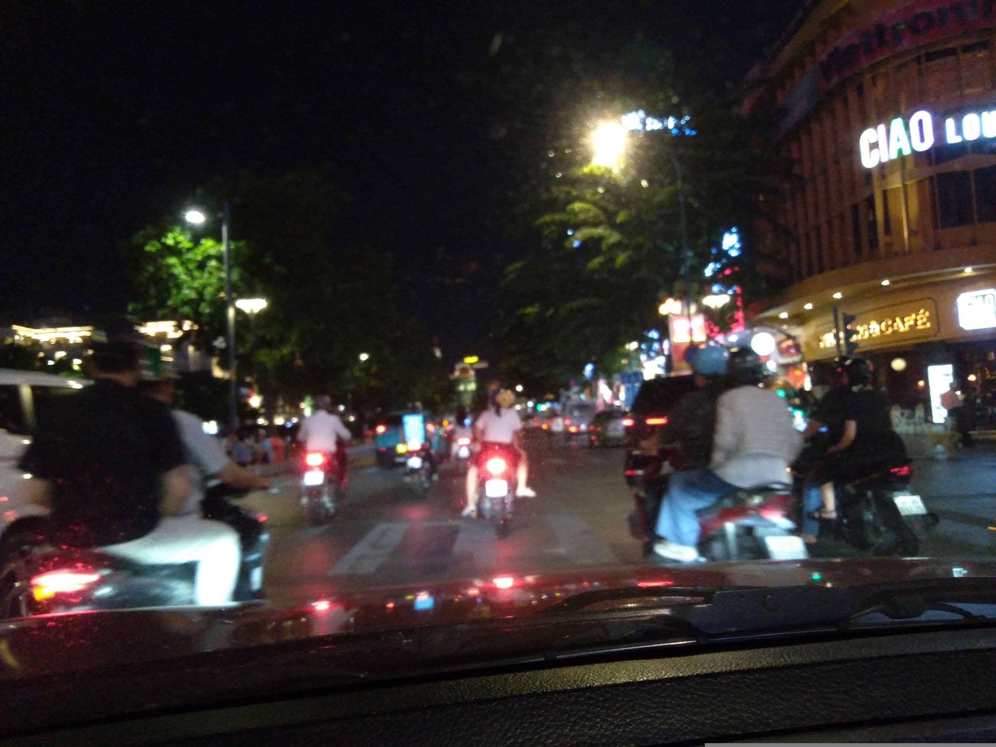Street view near Kimdo - Royal City Hotel, Quận Bốn — © sg_front_1 (CC BY-SA · Mapillary)
