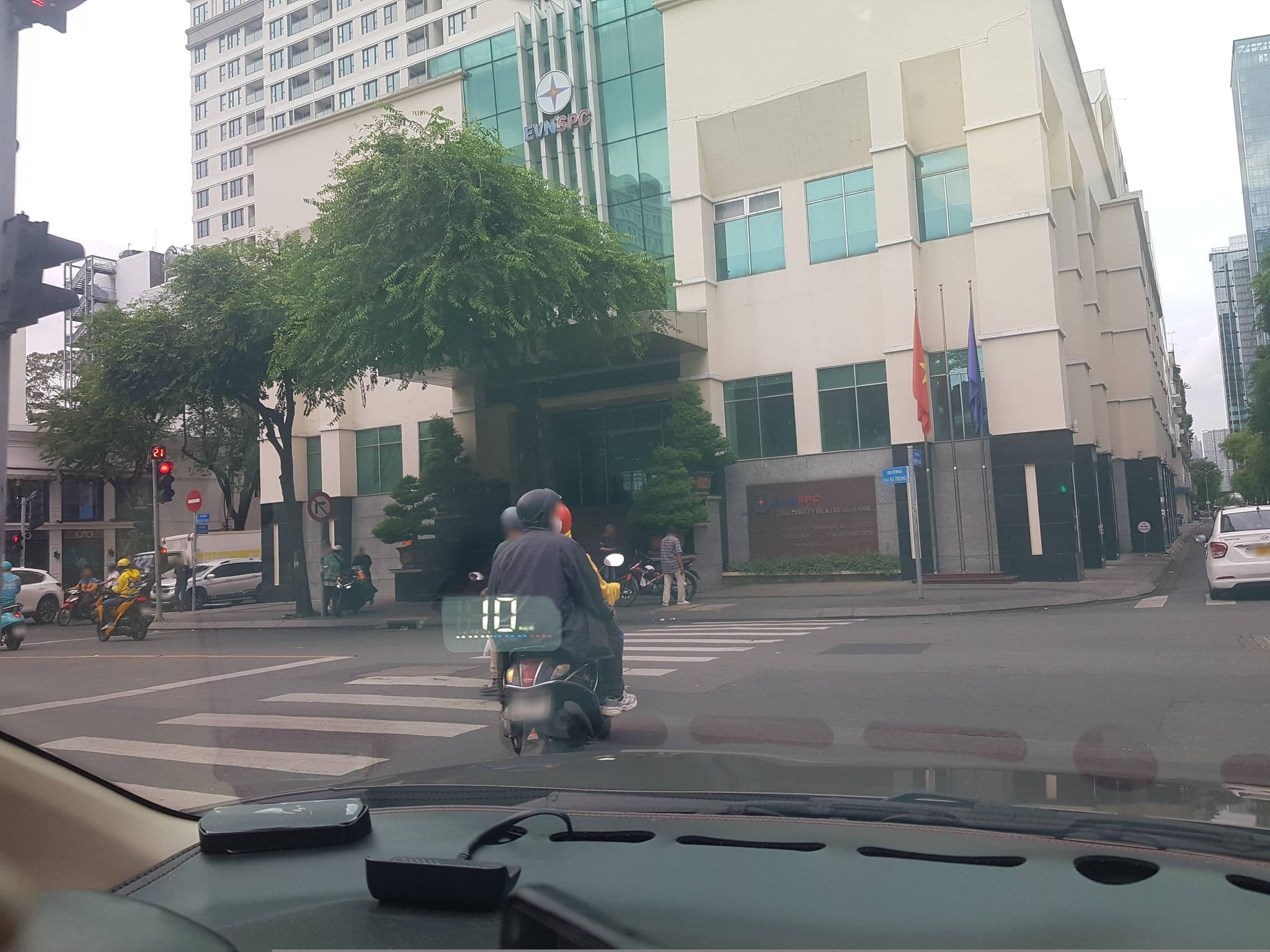 Street view near Dyn Opera Hotel, Quận Bốn — © bemaps1 (CC BY-SA · Mapillary)