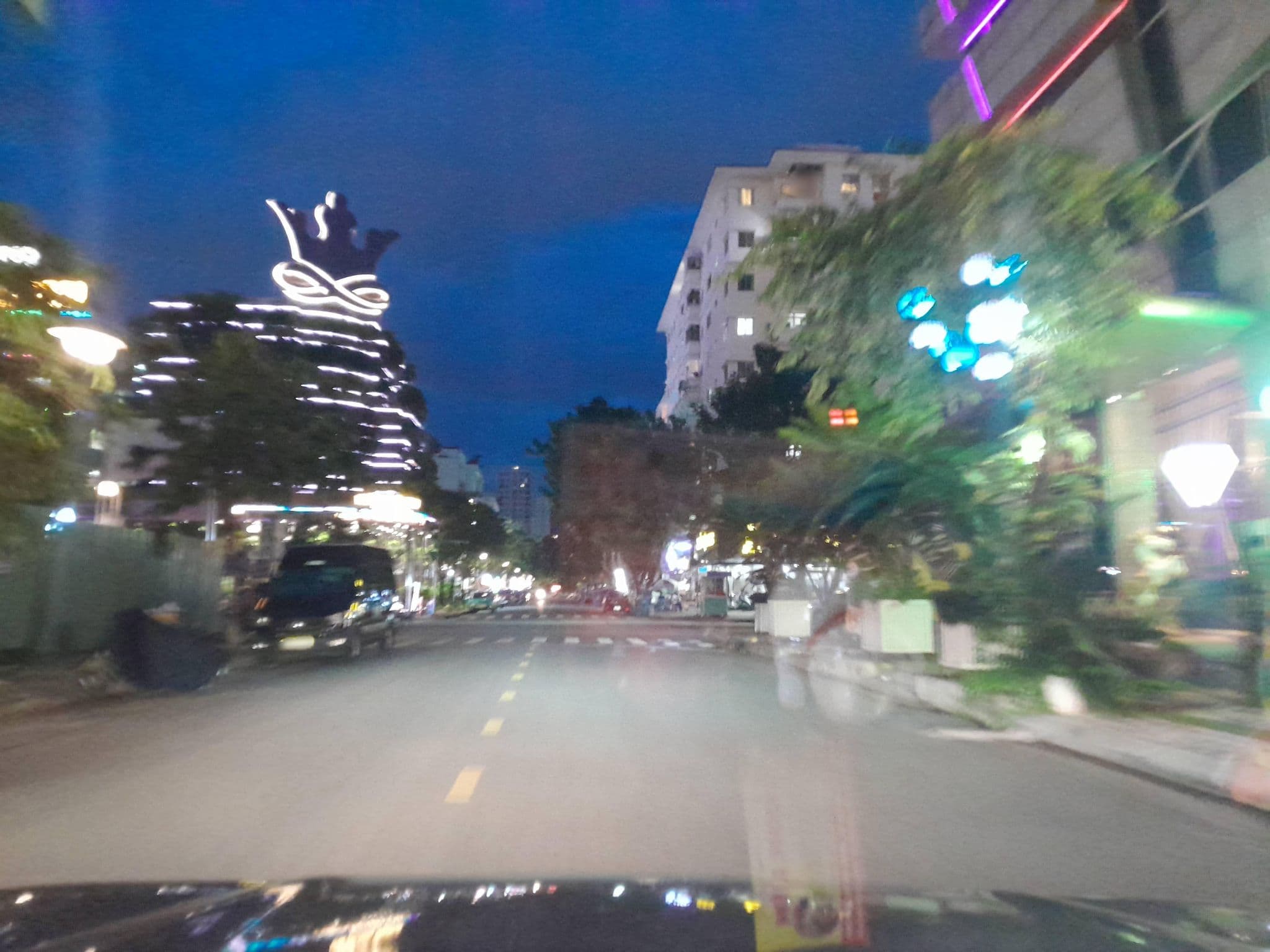Street view near Ballantine HOTEL, Quận Bốn — © sg_front_3 (CC BY-SA · Mapillary)