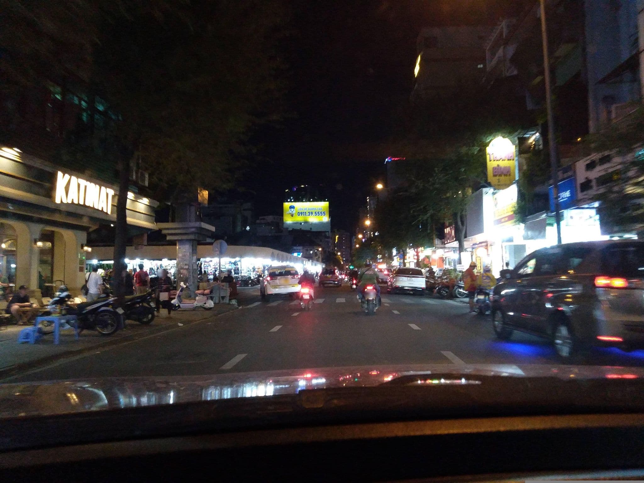 Street view near Song Anh Hotel, Quận Bốn — © sg_front_1 (CC BY-SA · Mapillary)