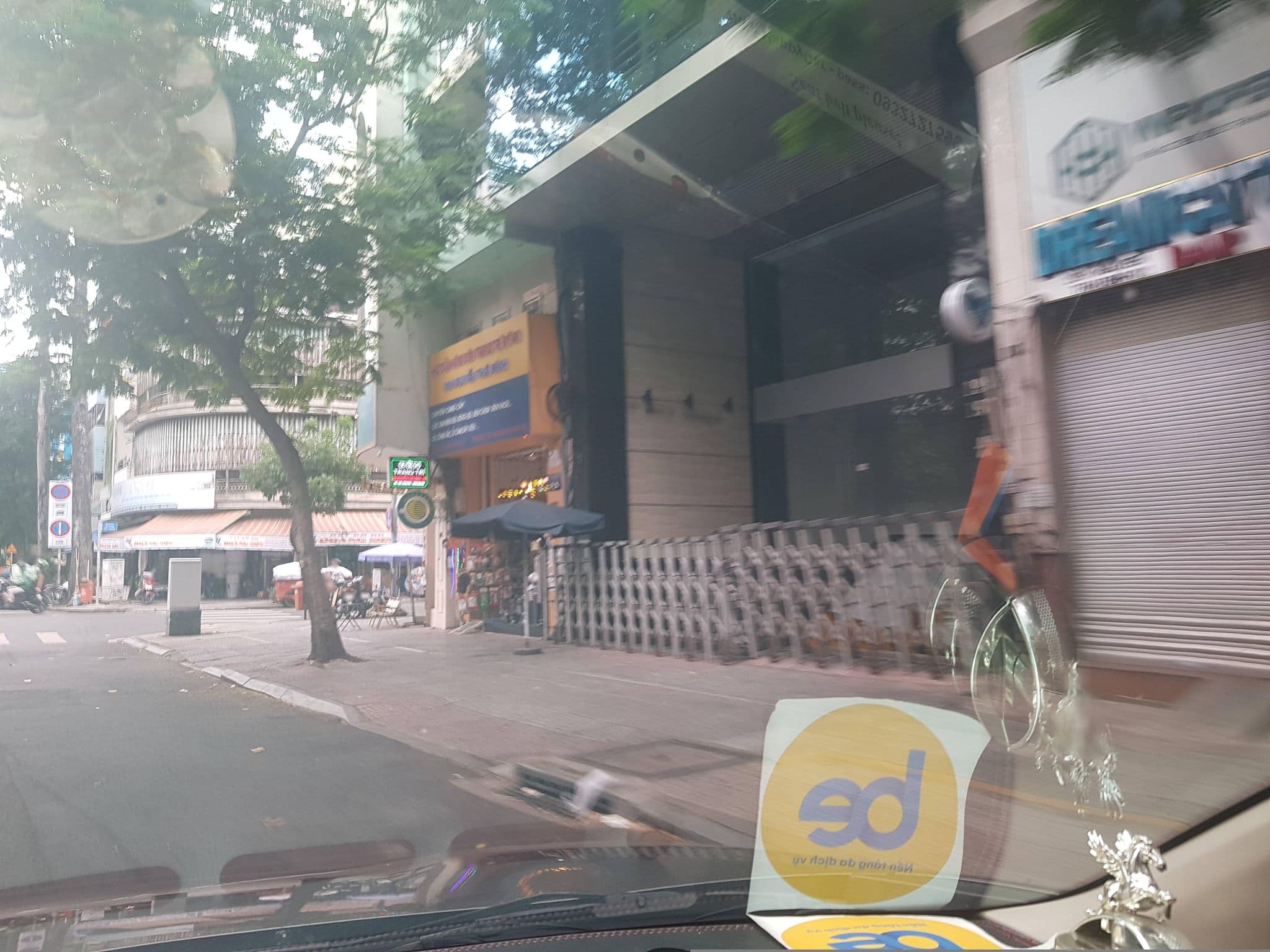 Street view near Khách Sạn Twins, Quận Bốn — © bemaps1 (CC BY-SA · Mapillary)