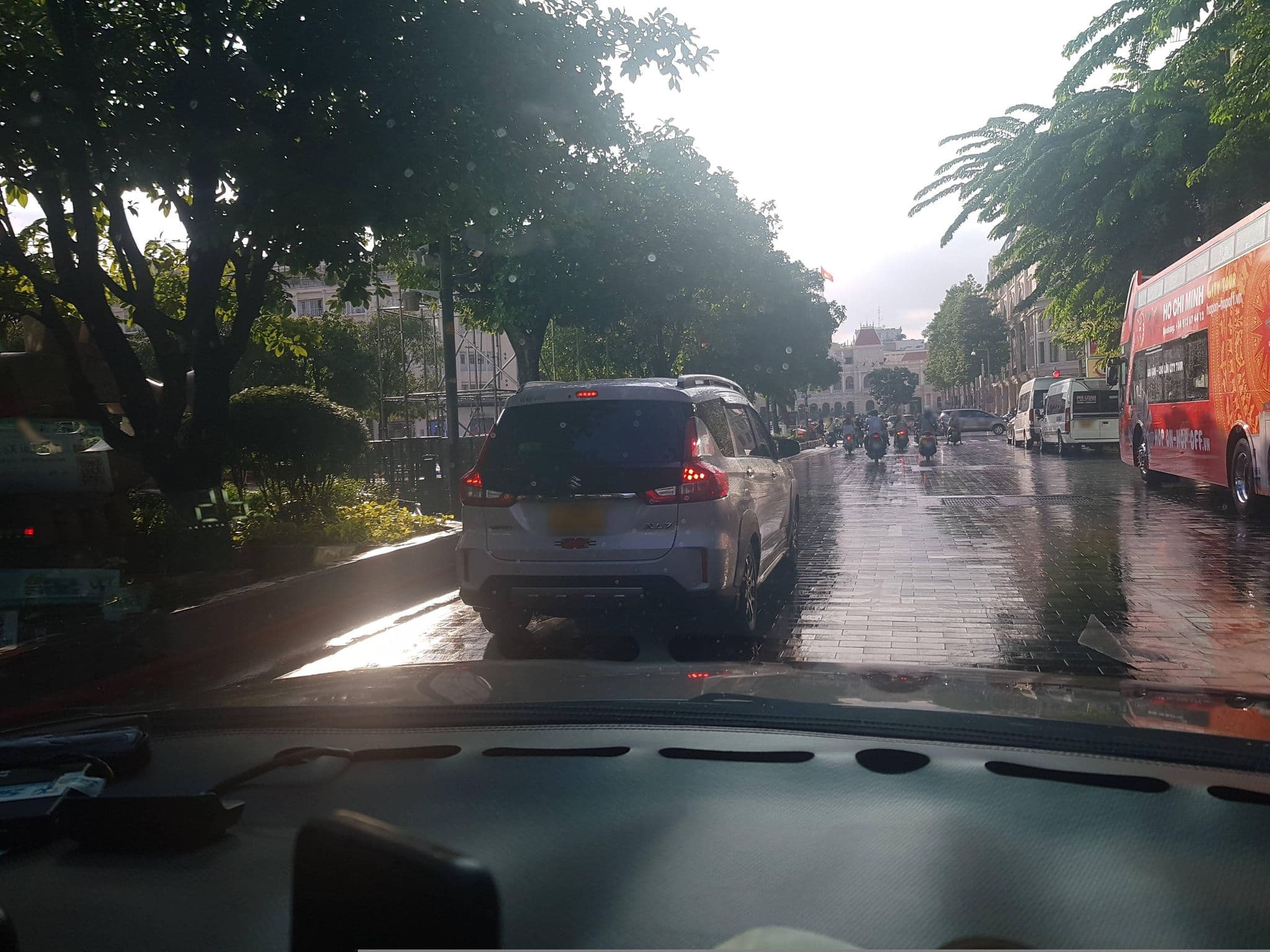 Street view near Room 602 @ Oscar Saigon Hotel, Quận Bốn — © bemaps1 (CC BY-SA · Mapillary)