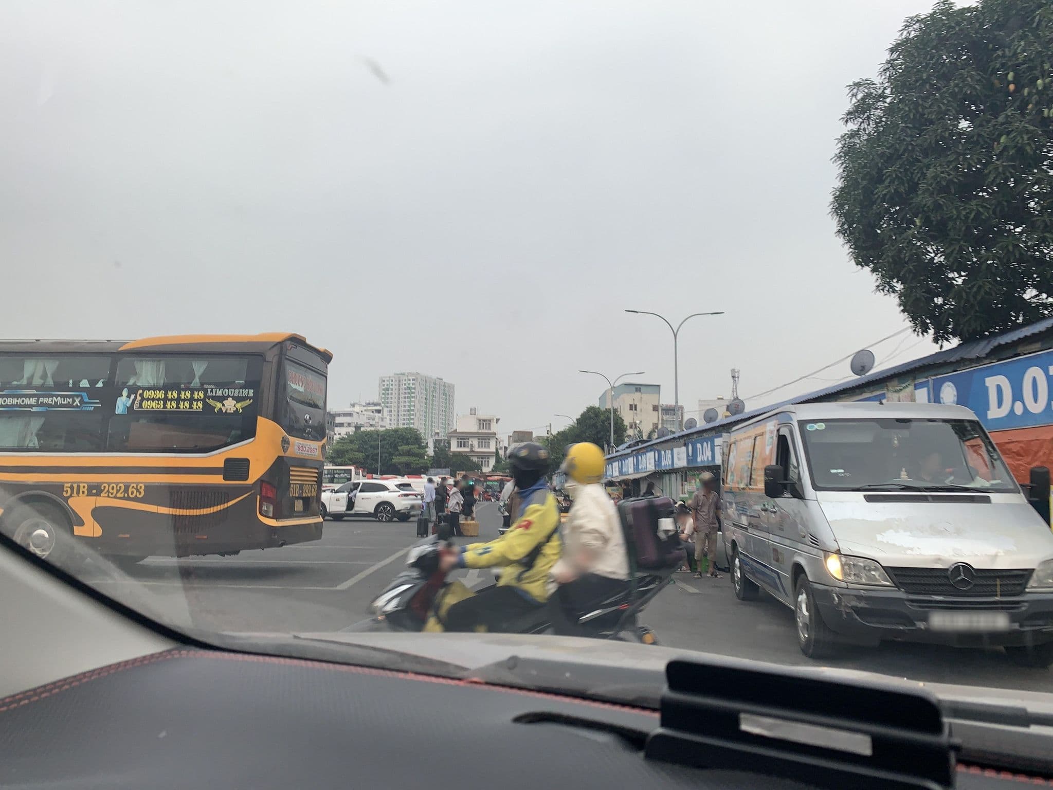 Street view near Zocido.com, Bình Thạnh — © sg_left_1 (CC BY-SA · Mapillary)