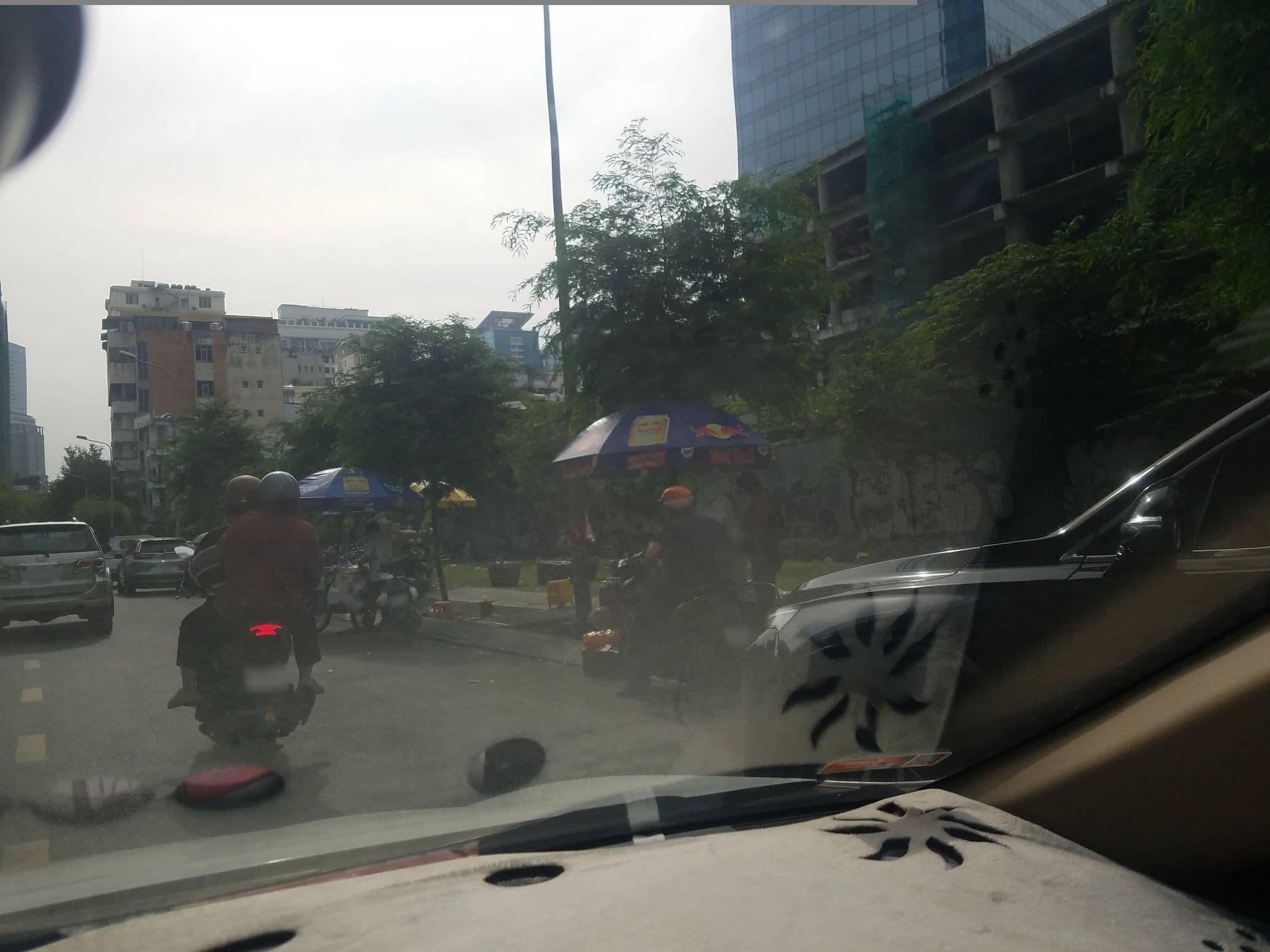 Street view near Bay Hotel Ho Chi Minh, Quận Bốn — © sg_right_2 (CC BY-SA · Mapillary)
