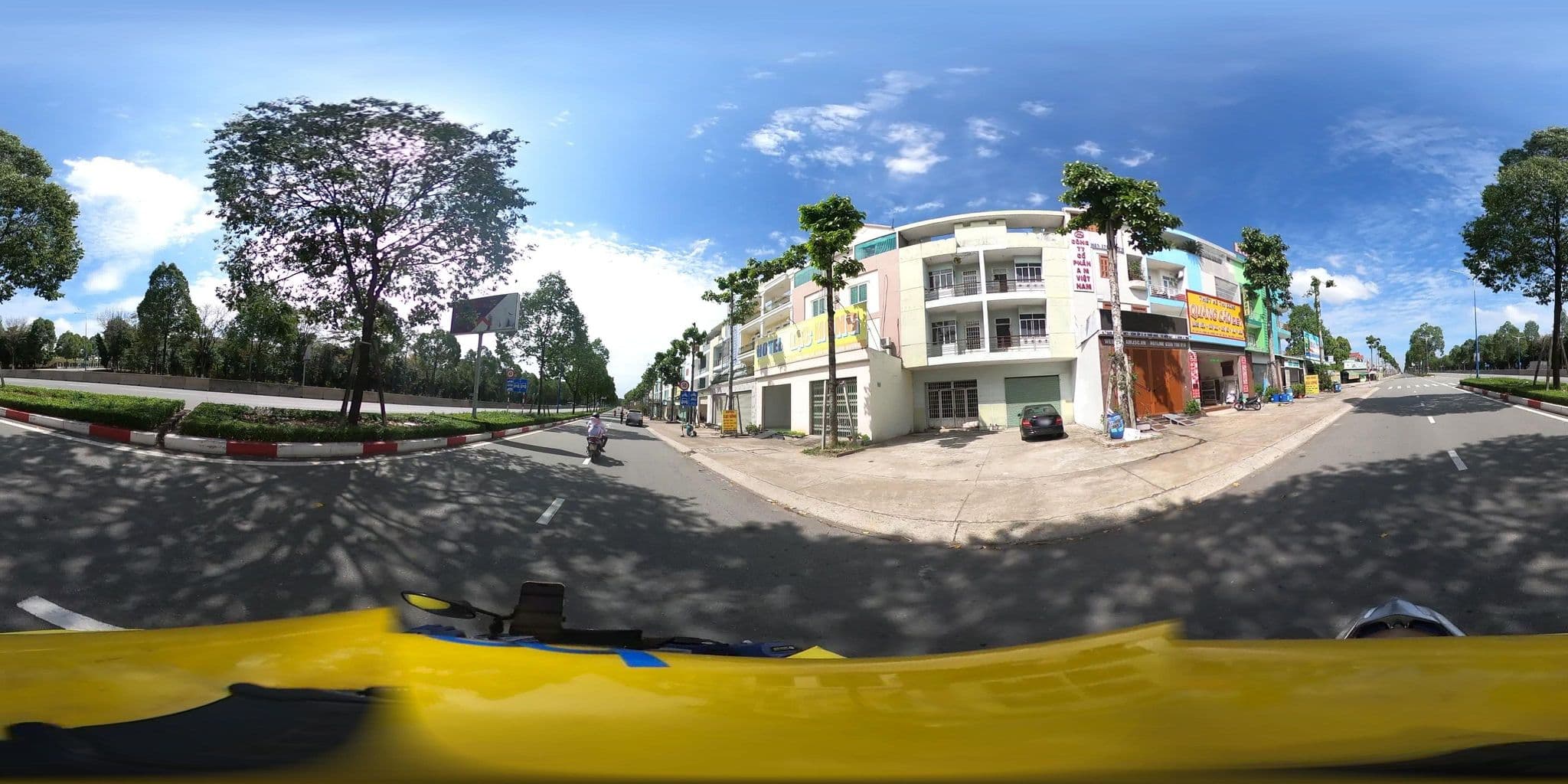 Street view near Hồng Thanh 2 Hotel, Bến Cát — © bemaps3_sg (CC BY-SA · Mapillary)