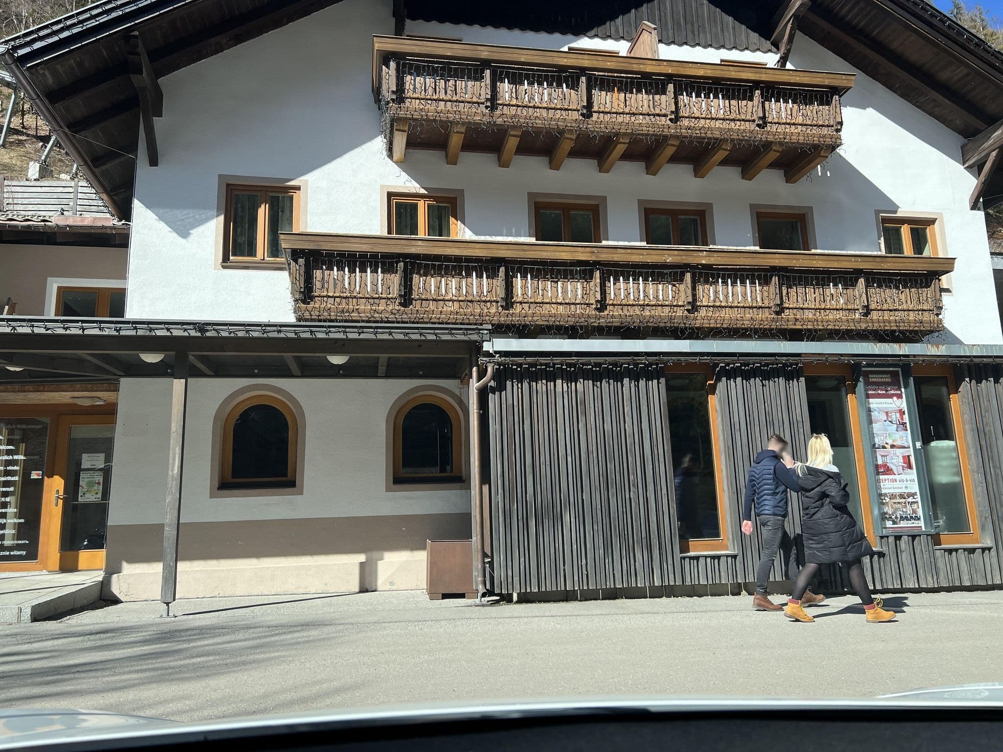 Street view near Hotel-Gasthof Klause, Reutte — © ottor (CC BY-SA · Mapillary)