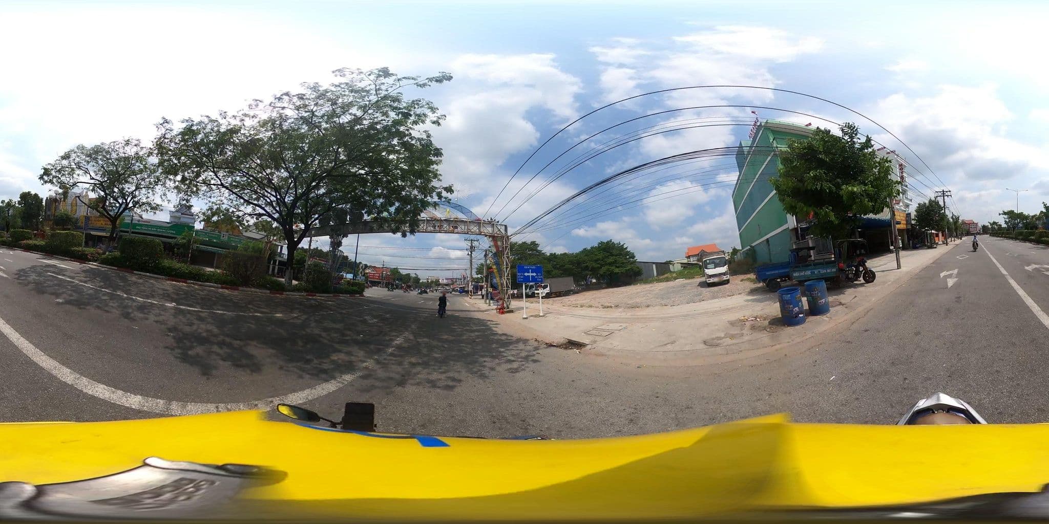 Street view near Khai Hoan Hotel, Bến Cát — © bemaps3_sg (CC BY-SA · Mapillary)