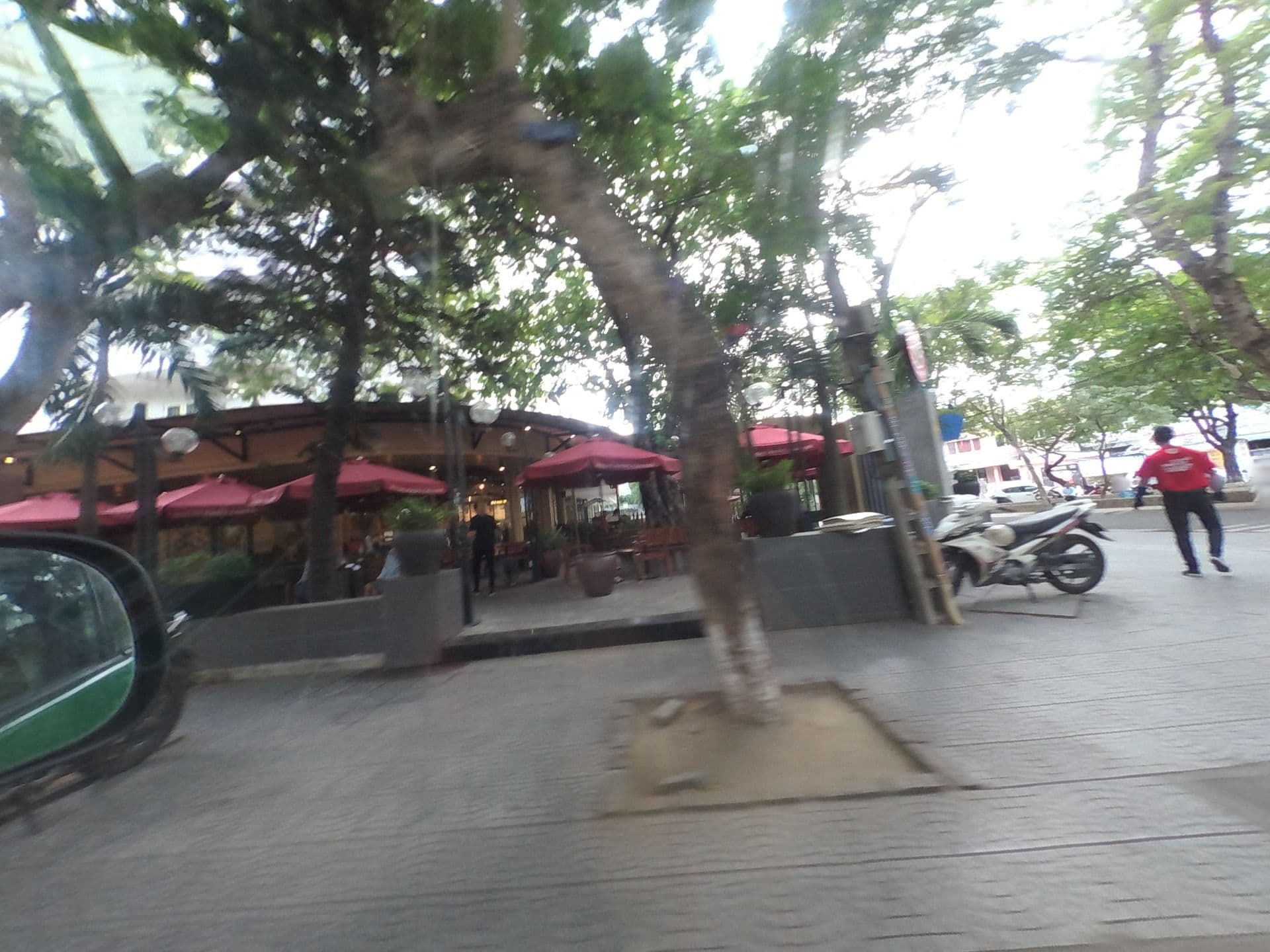 Street view near Park View, Huế — © rsnaru (CC BY-SA · Mapillary)