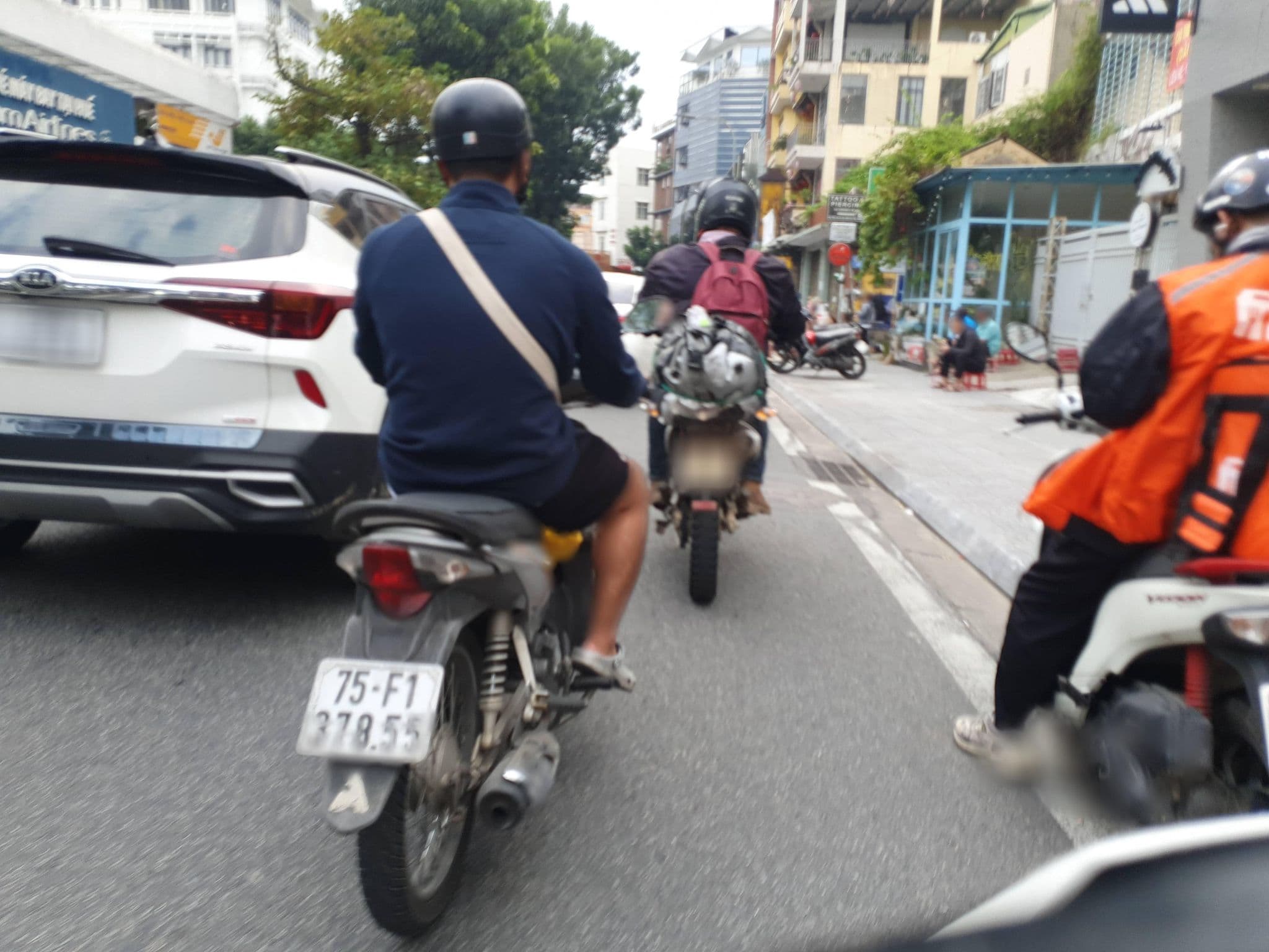 Street view near City Tour Hotel, Huế — © russmcd (CC BY-SA · Mapillary)