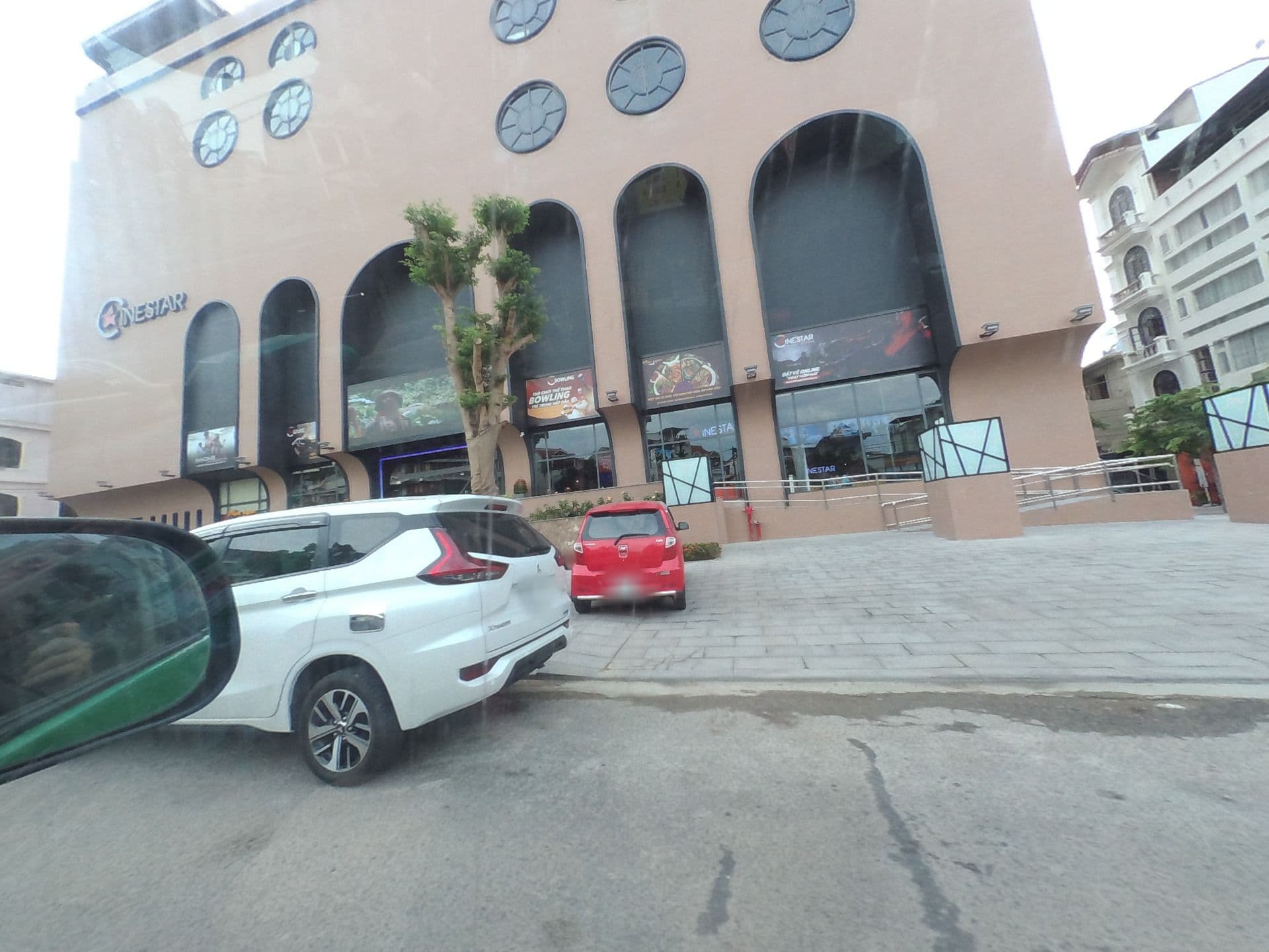 Street view near Tulip Hotel, Huế — © rsnaru (CC BY-SA · Mapillary)