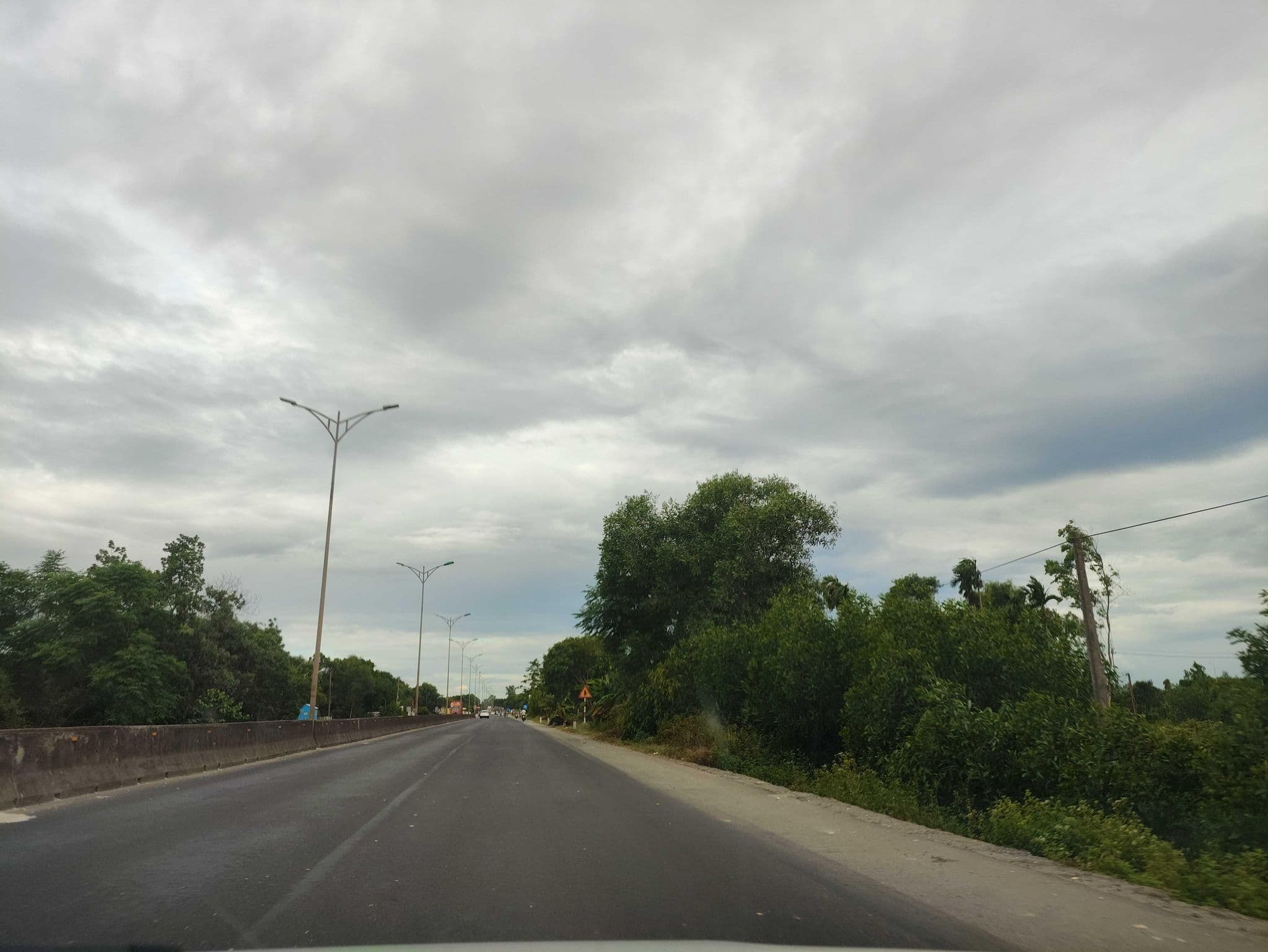 Street view near Nhà Nghỉ, Phong Điền — © hn_right_1 (CC BY-SA · Mapillary)