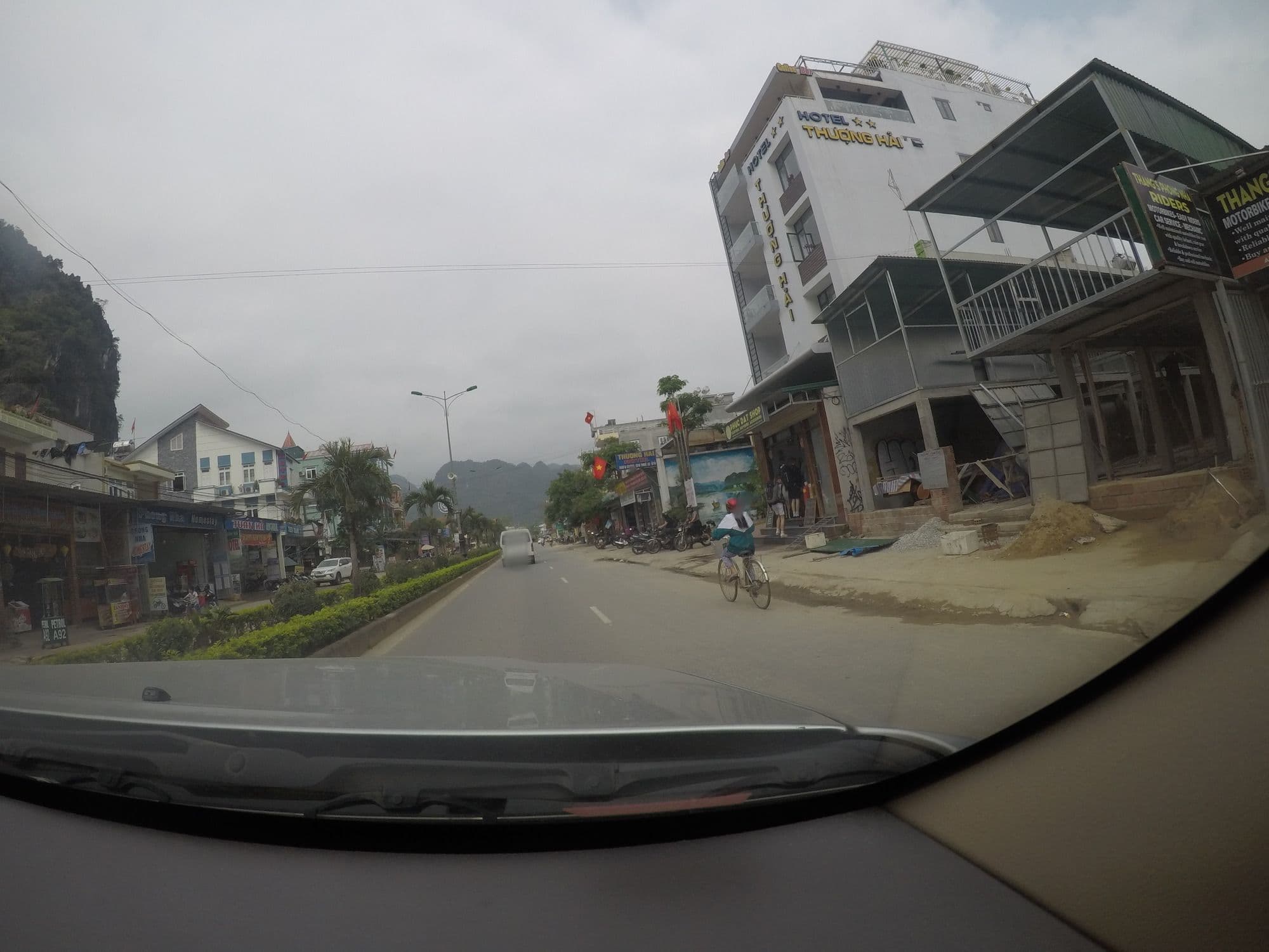 Street view near Thanh Phat Hotel, Xuân Sơn — © 24dakenlo (CC BY-SA · Mapillary)