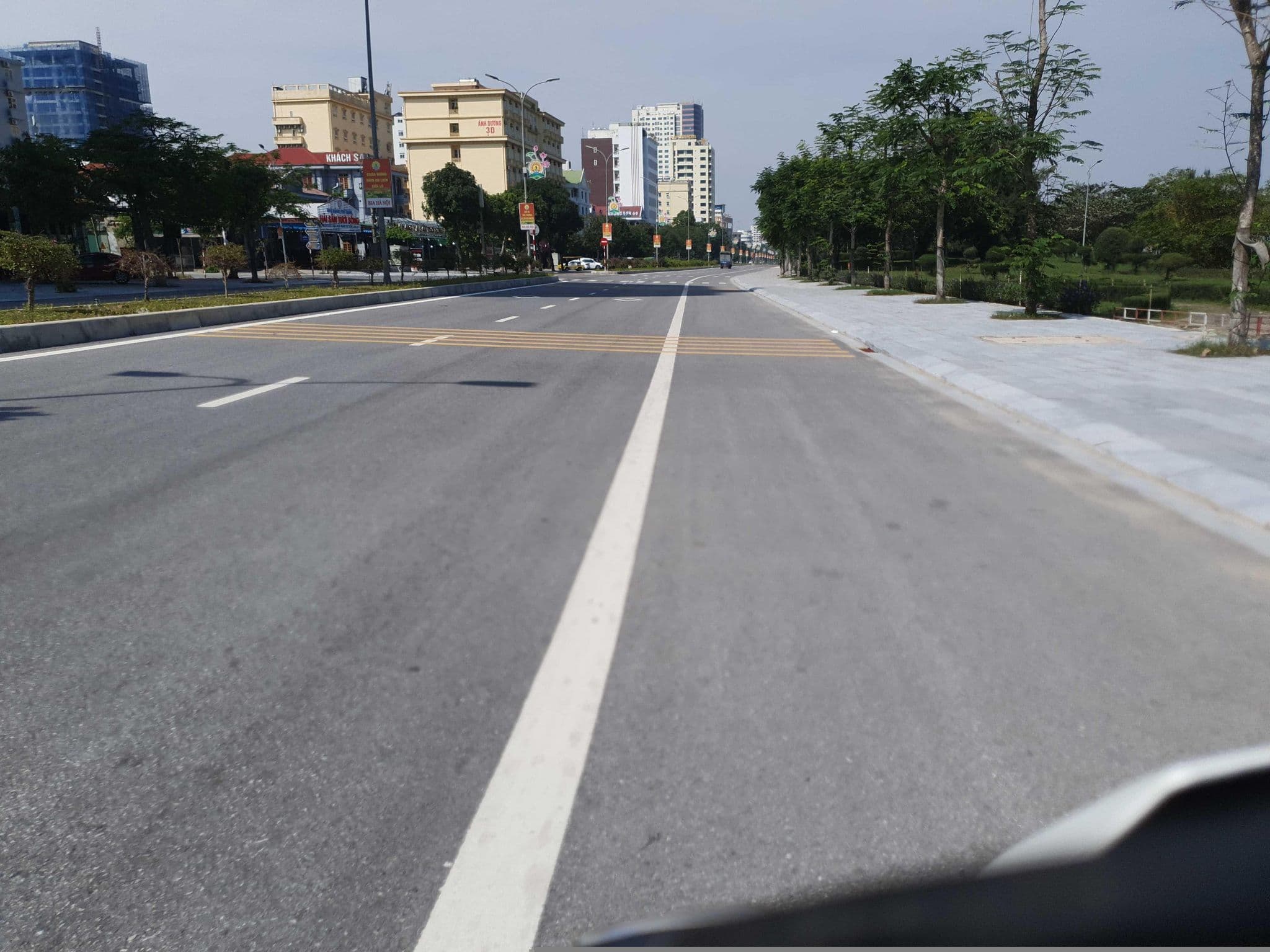 Street view near Summer Hotel, Cửa Lô — © russmcd (CC BY-SA · Mapillary)