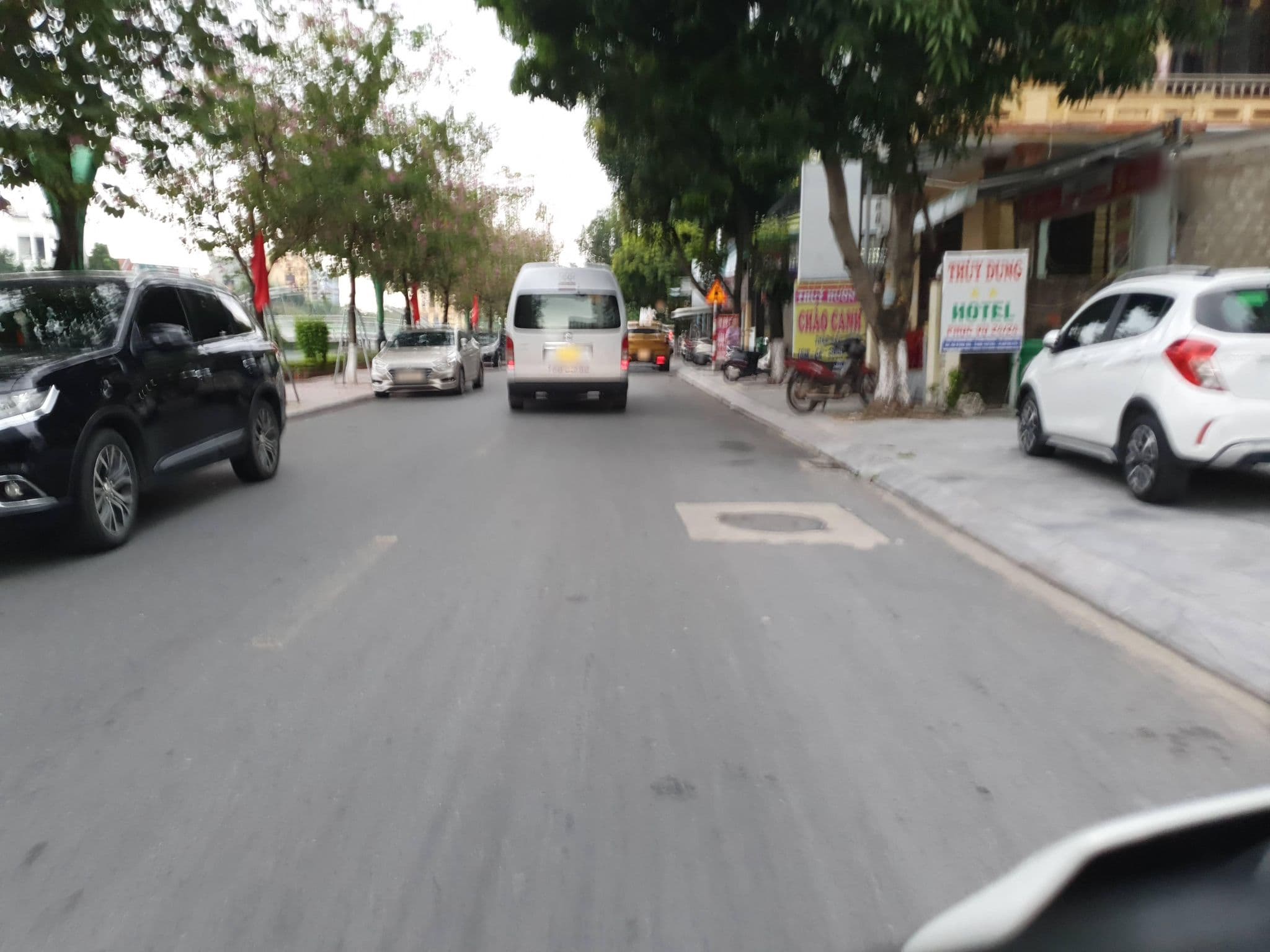 Street view near Thuy Dung hotel, Đồng Hới — © russmcd (CC BY-SA · Mapillary)