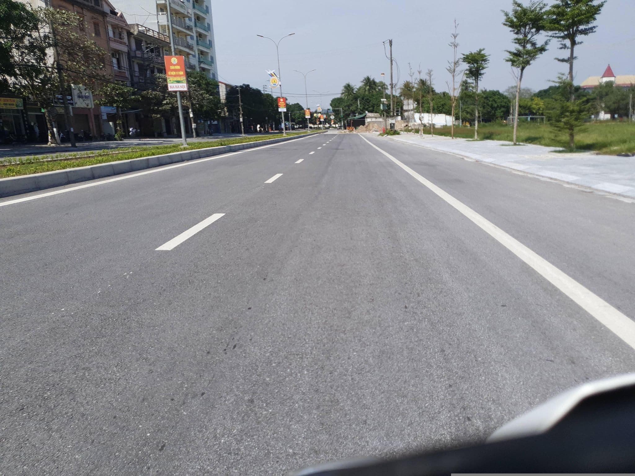 Street view near Khách sạn Trung Việt (Cửa Lò), Cửa Lô — © russmcd (CC BY-SA · Mapillary)