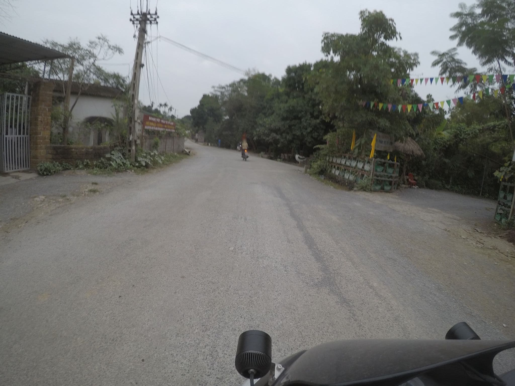 Street view near La Ferme du Colvert Resort & Spa, Xuân Mai — © l1ndemann (CC BY-SA · Mapillary)