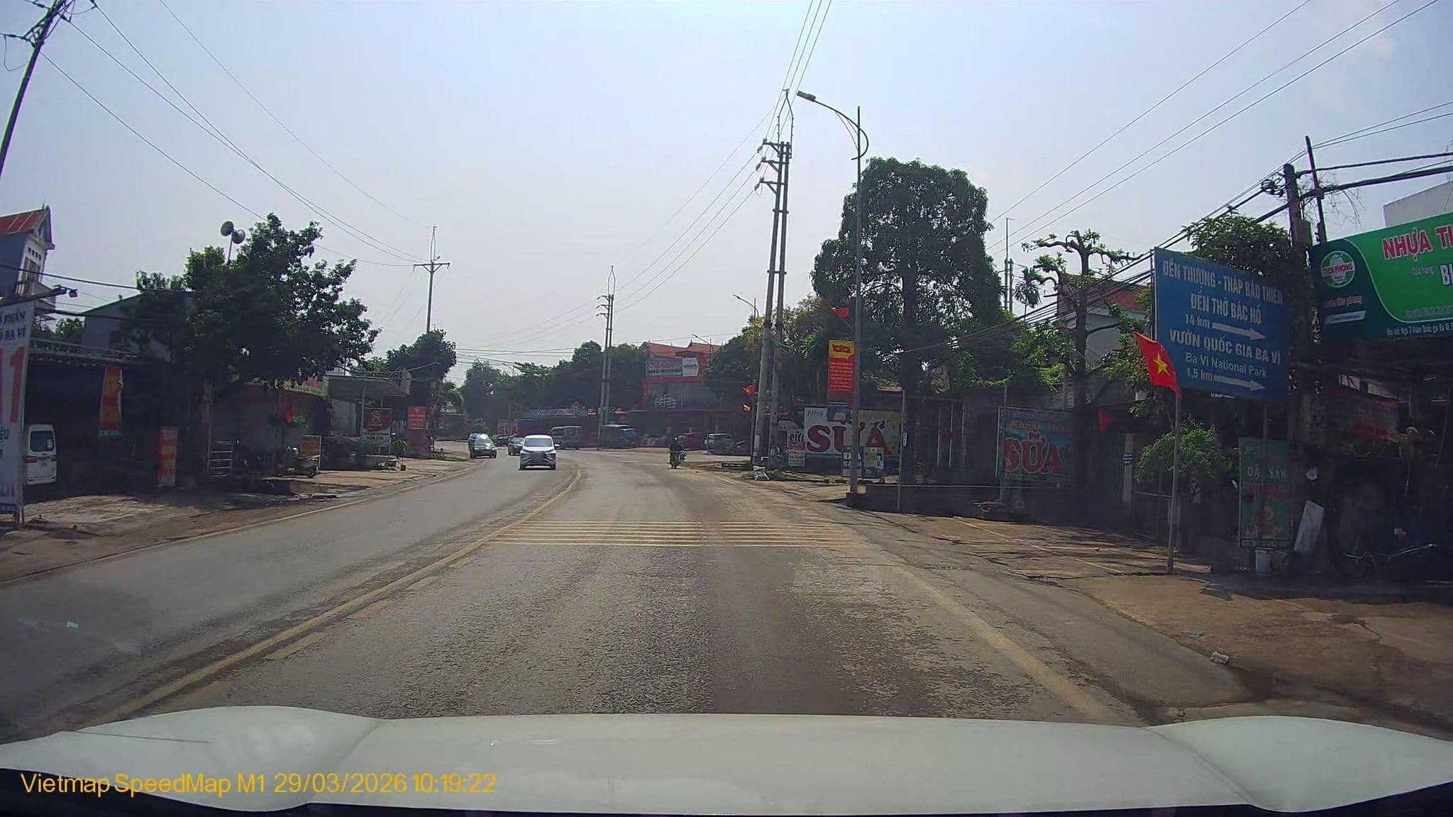 Street view near Hotel Hai Au, Ba Vì — © elsol8888 (CC BY-SA · Mapillary)