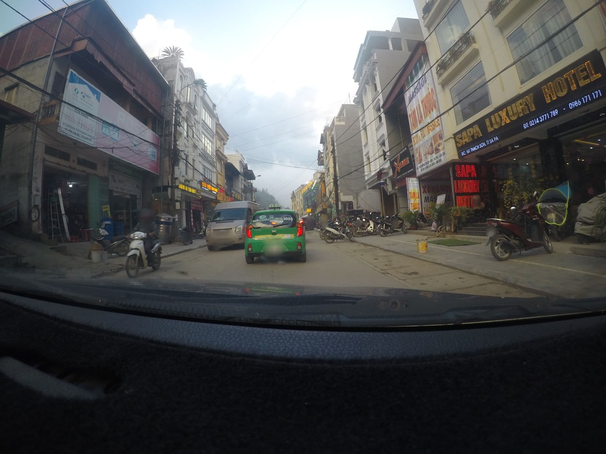 Street view near Sapa Smile Hotel, Sa Pa — © 24dakenlo (CC BY-SA · Mapillary)