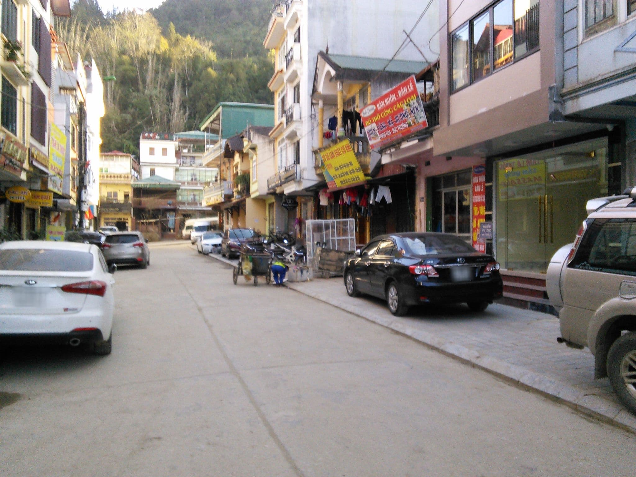 Street view near Sapa Romance Hotel, Sa Pa — © mcmayer (CC BY-SA · Mapillary)