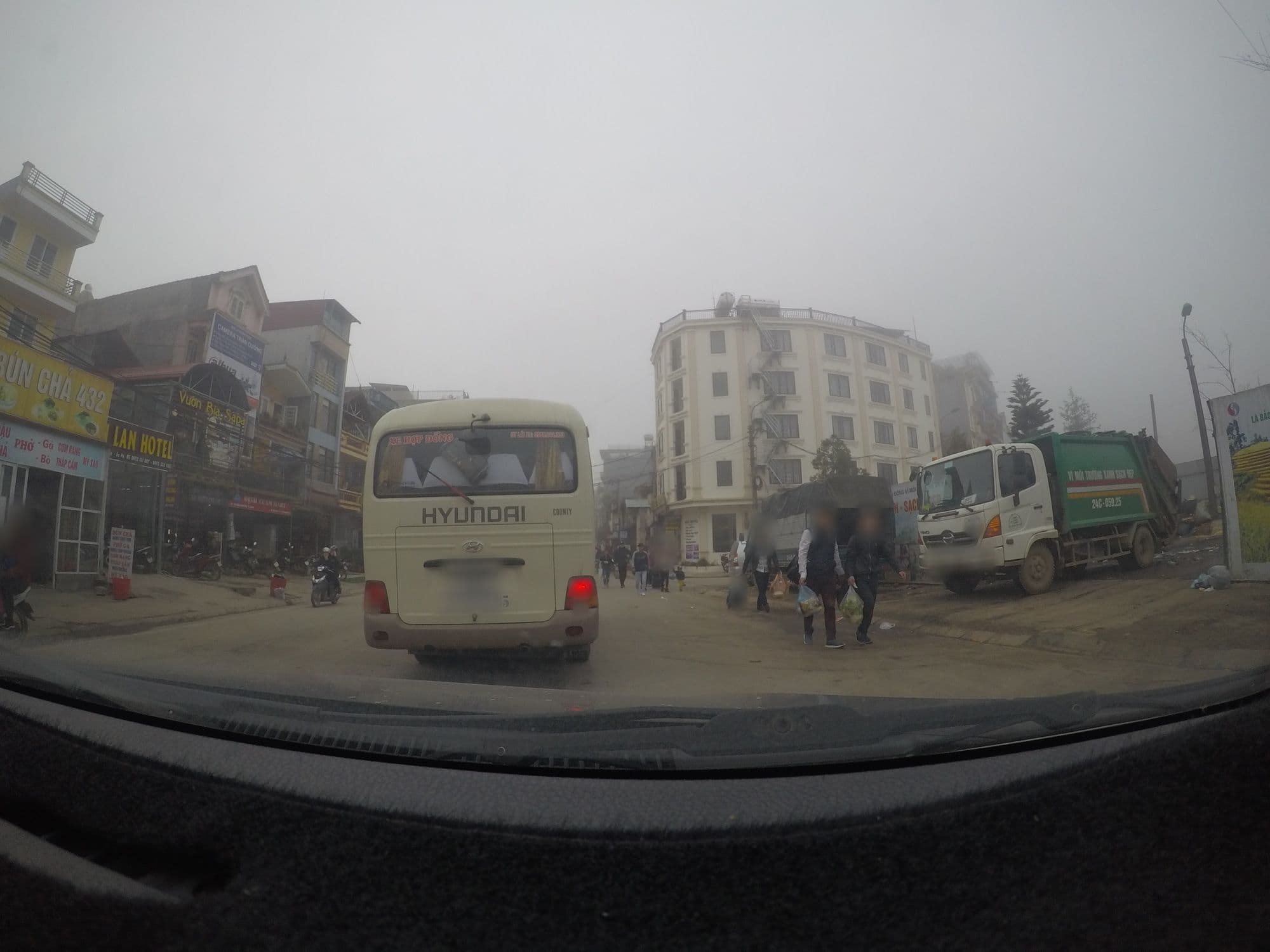 Street view near London Sapa Hotel, Sa Pa — © 24dakenlo (CC BY-SA · Mapillary)