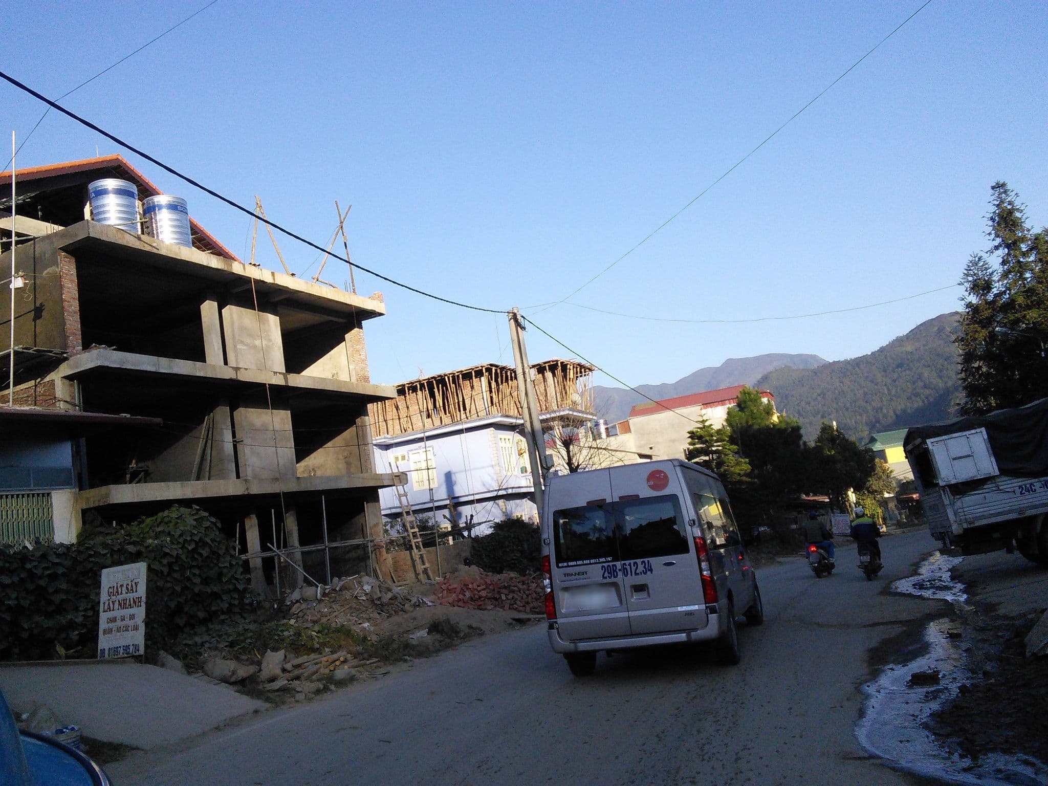 Street view near Lustig Hostel, Sa Pa — © mcmayer (CC BY-SA · Mapillary)