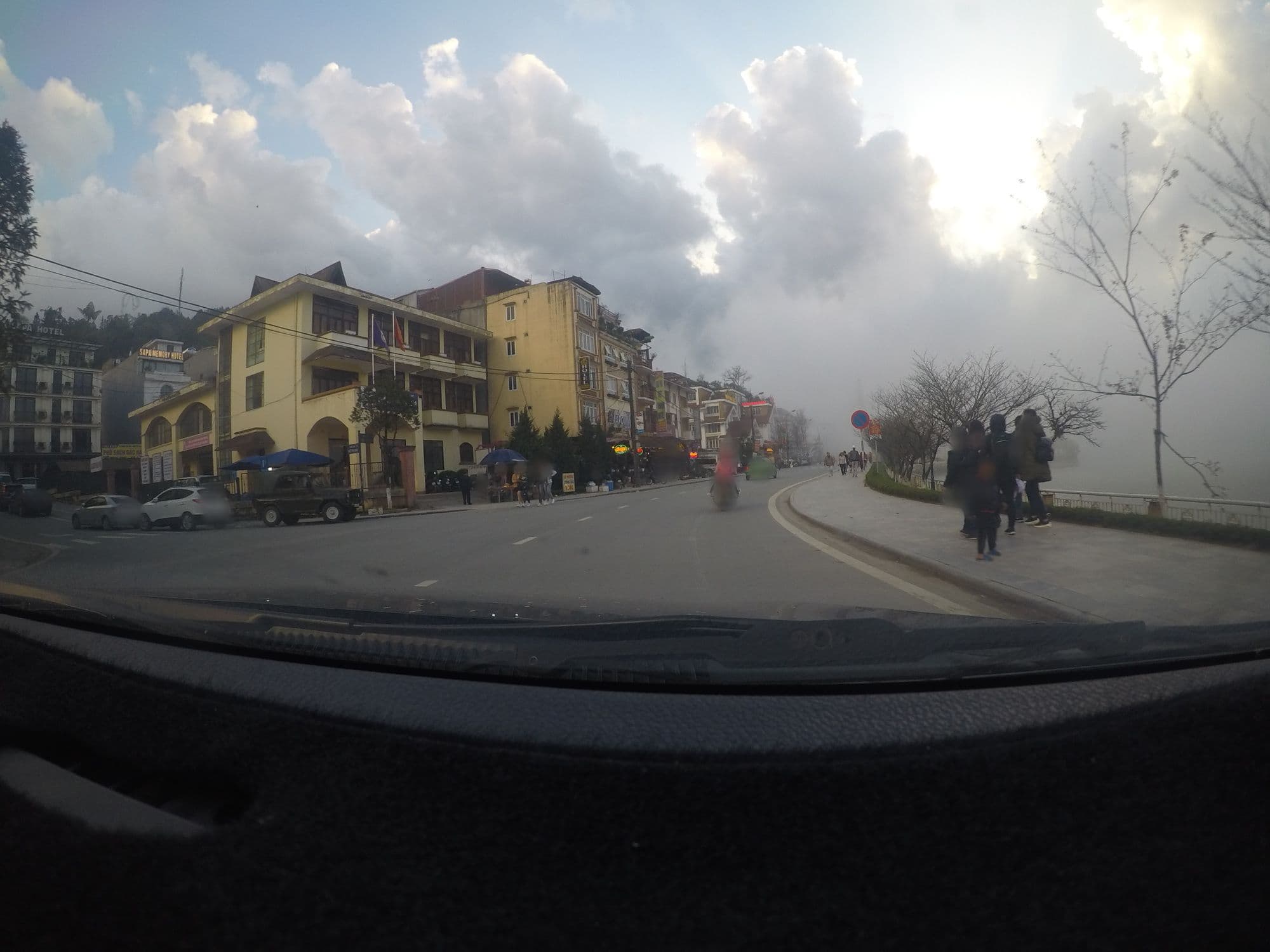 Street view near Duc Hanh Hotel, Sa Pa — © 24dakenlo (CC BY-SA · Mapillary)