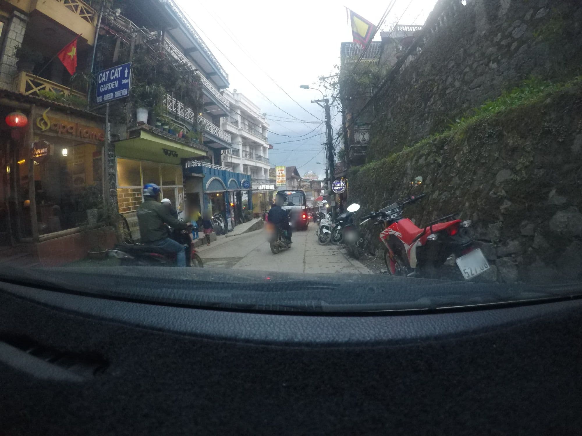 Street view near Cat Cat Hotel Sapa, Sa Pa — © 24dakenlo (CC BY-SA · Mapillary)