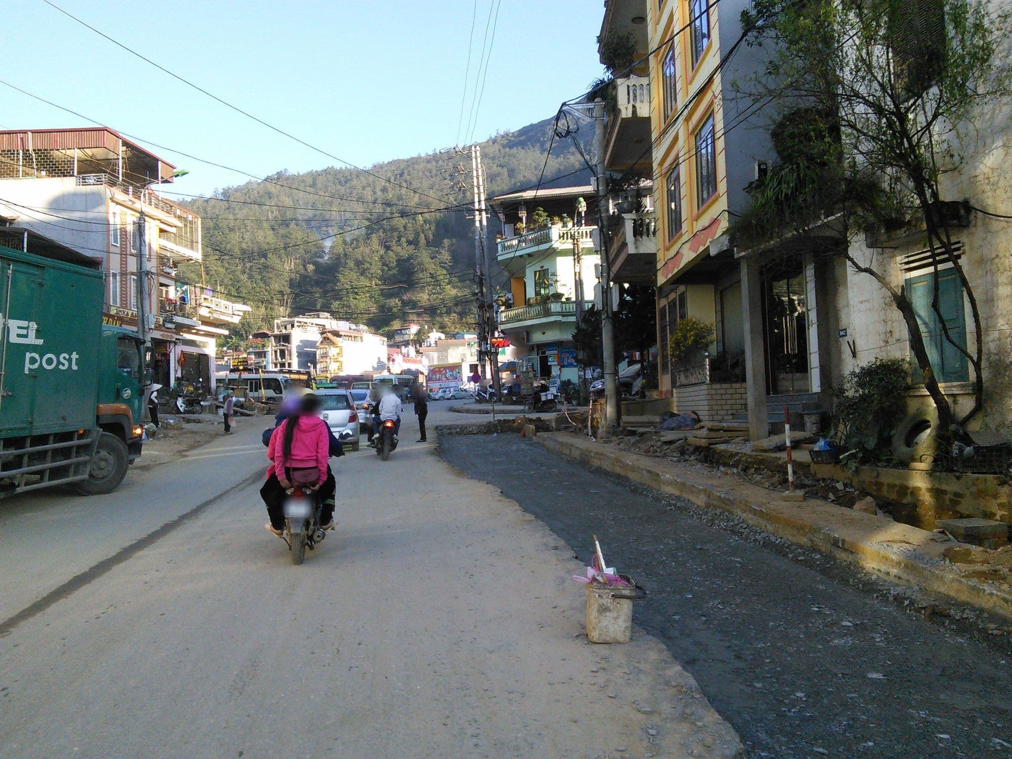 Street view near Quoc Tuan Hotel, Sa Pa — © mcmayer (CC BY-SA · Mapillary)