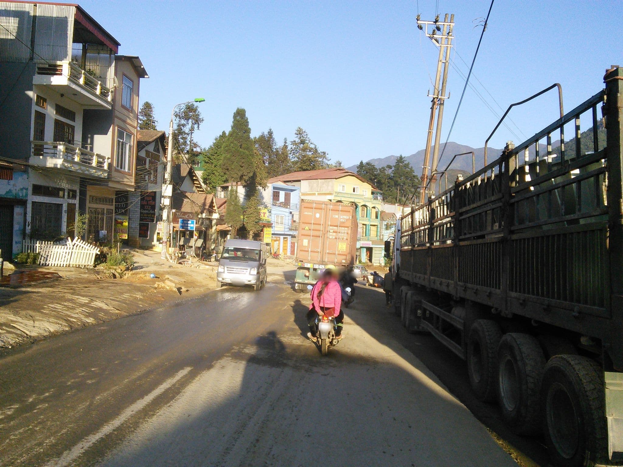 Street view near Charming Sapa Hotel, Sa Pa — © mcmayer (CC BY-SA · Mapillary)