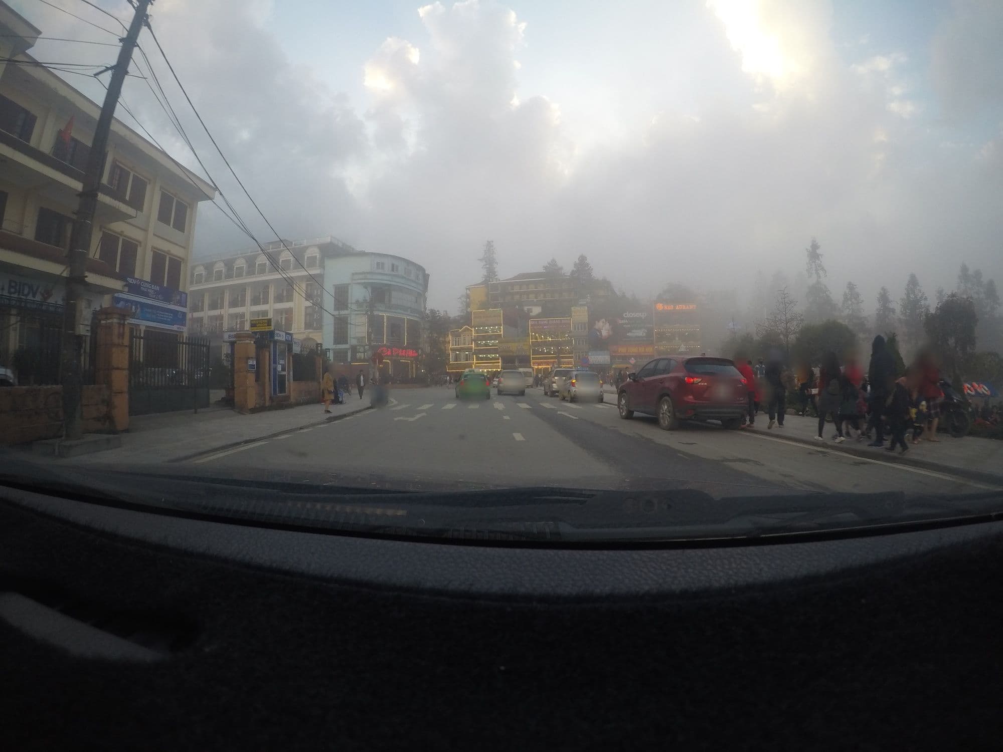 Street view near Hoang Ha Sapa Hotel, Sa Pa — © 24dakenlo (CC BY-SA · Mapillary)