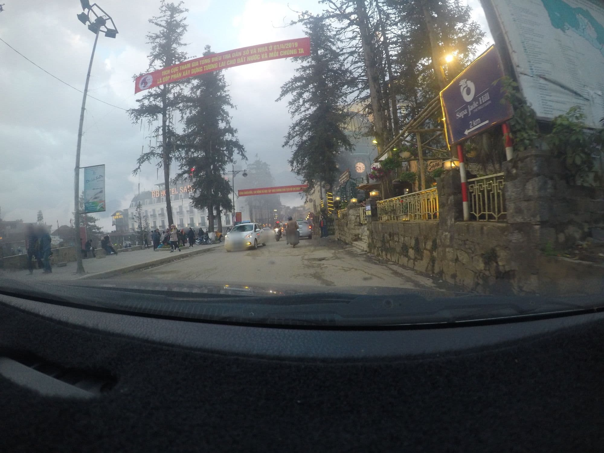 Street view near Thach Thao Sapa, Sa Pa — © 24dakenlo (CC BY-SA · Mapillary)