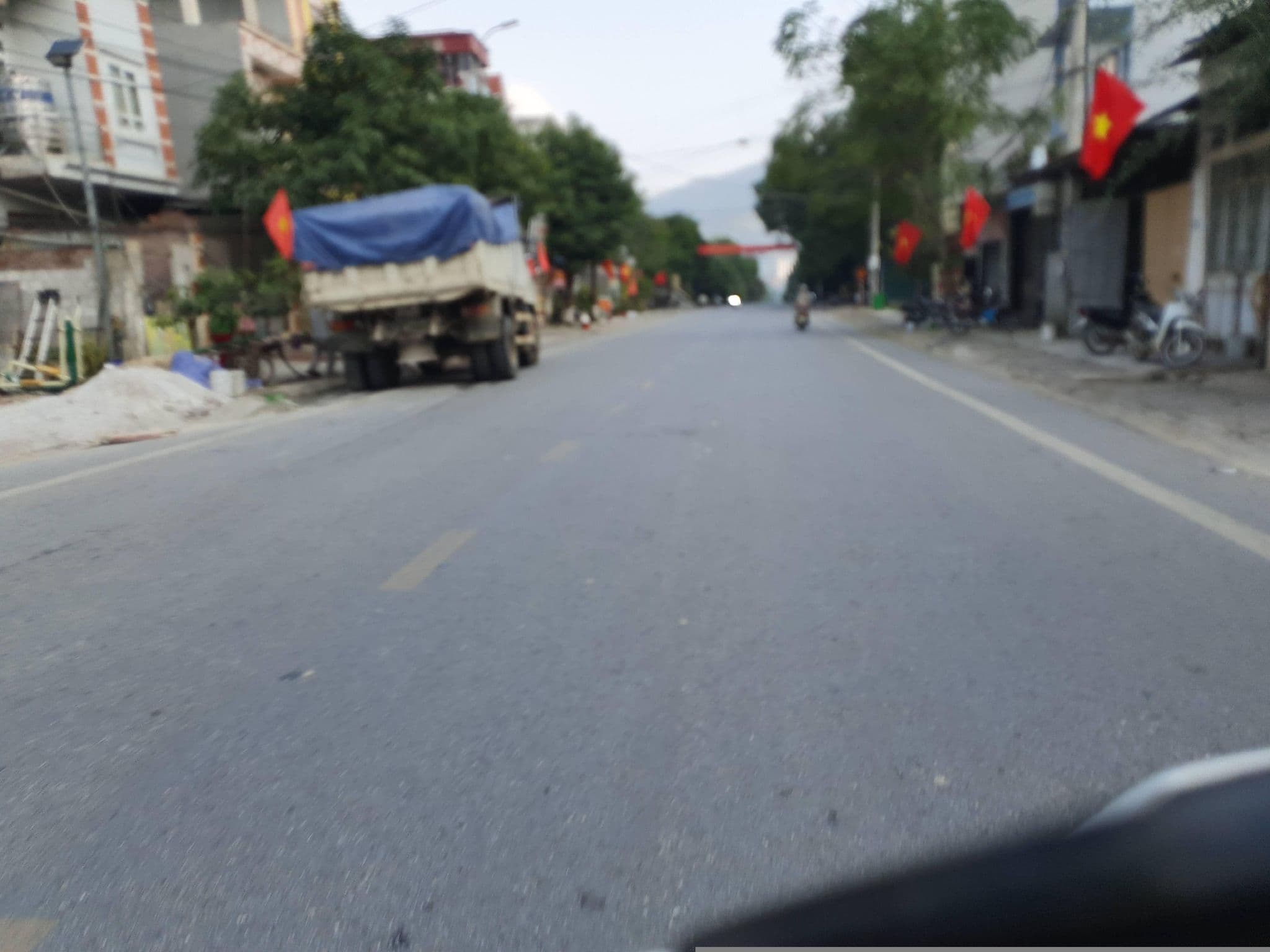 Street view near Hotel 88, Thị Trấn Yên Minh — © russmcd (CC BY-SA · Mapillary)