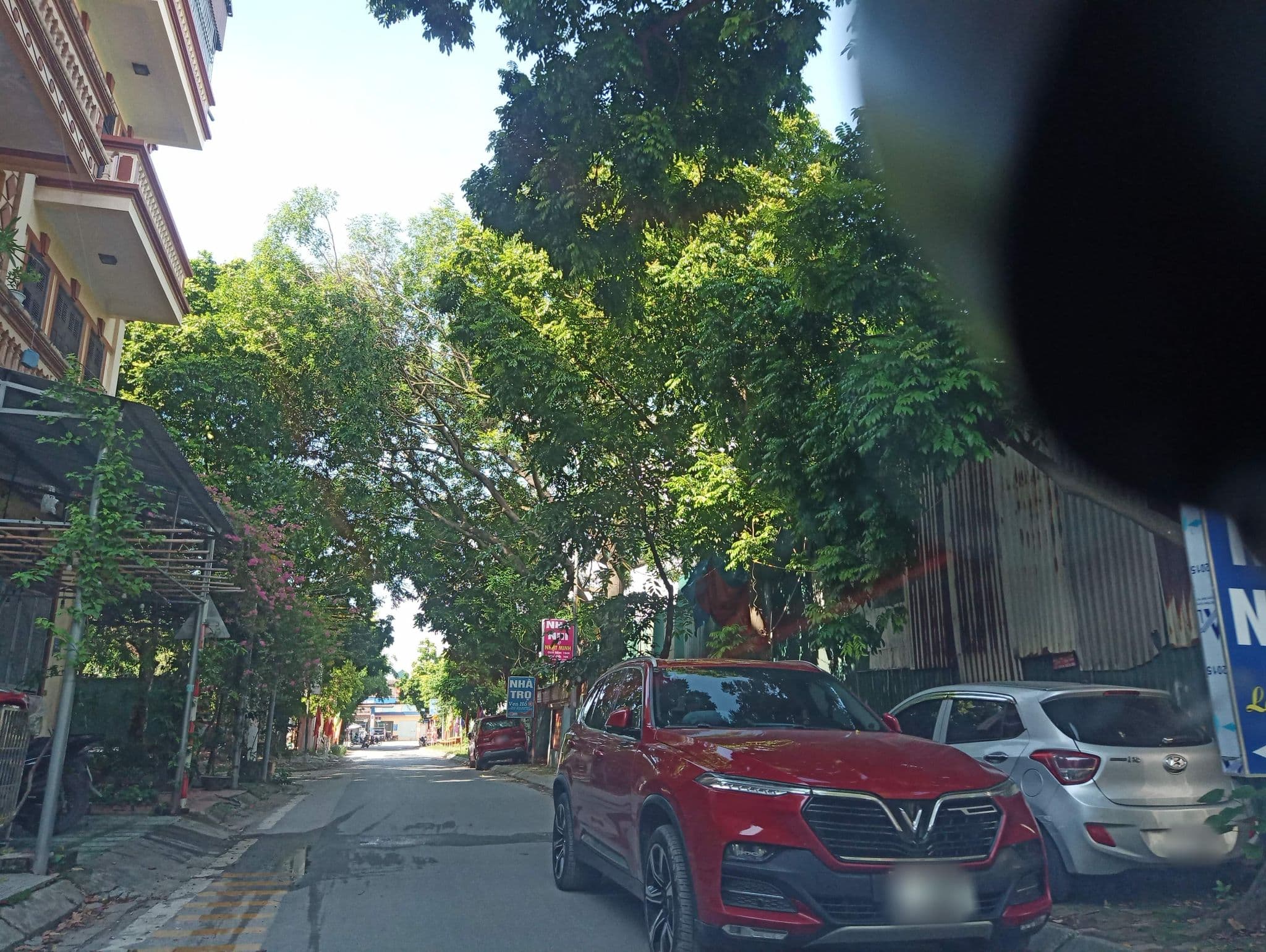 Street view near Nhà Nghỉ Chiều Tím, Quỳnh Lôi — © hn_front_1 (CC BY-SA · Mapillary)